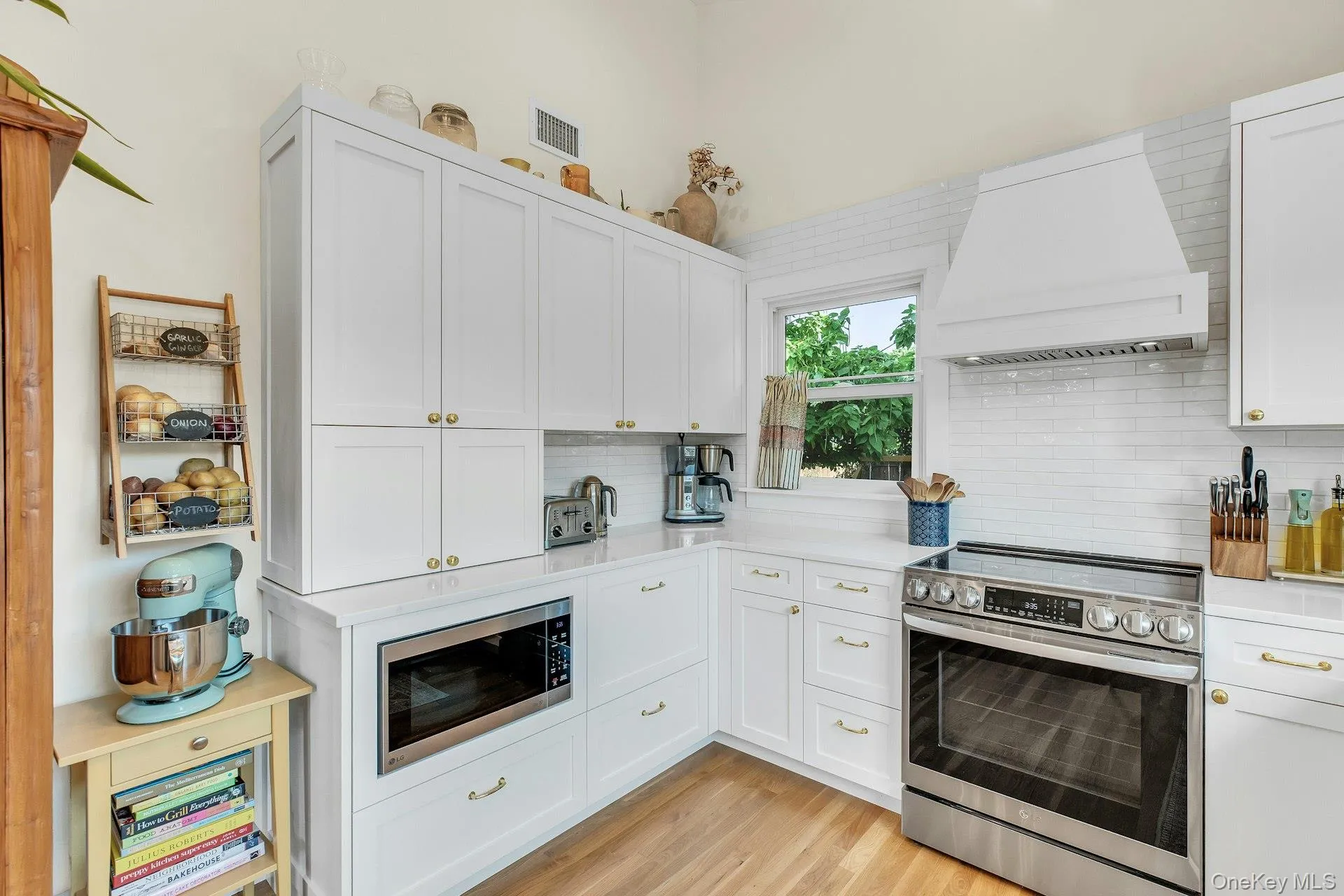28 Inwood Road, Brookhaven, NY, 3 Bedrooms Bedrooms, 6 Rooms Rooms,2 BathroomsBathrooms,Residential,For Rent,Inwood,0,1038200 28 Inwood Road, Brookhaven, NY, 3 Bedrooms Bedrooms, 6 Rooms Rooms,2 BathroomsBathrooms,Residential,For Rent,Inwood,0,1038200