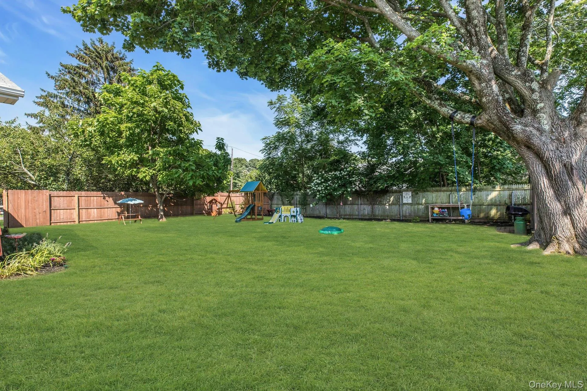 28 Inwood Road, Brookhaven, NY, 3 Bedrooms Bedrooms, 6 Rooms Rooms,2 BathroomsBathrooms,Residential,For Rent,Inwood,0,1038200 28 Inwood Road, Brookhaven, NY, 3 Bedrooms Bedrooms, 6 Rooms Rooms,2 BathroomsBathrooms,Residential,For Rent,Inwood,0,1038200