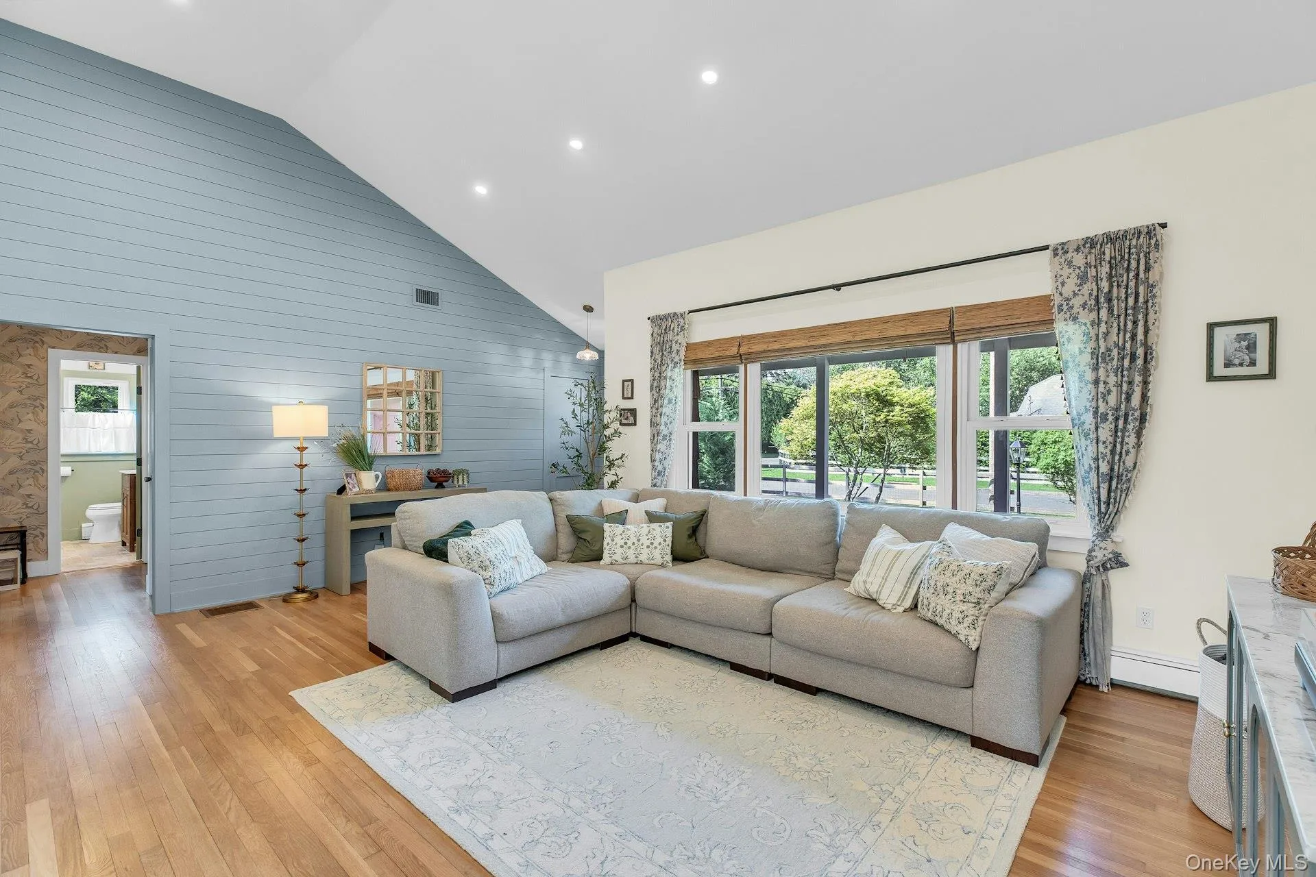 28 Inwood Road, Brookhaven, NY, 3 Bedrooms Bedrooms, 6 Rooms Rooms,2 BathroomsBathrooms,Residential,For Rent,Inwood,0,1038200 28 Inwood Road, Brookhaven, NY, 3 Bedrooms Bedrooms, 6 Rooms Rooms,2 BathroomsBathrooms,Residential,For Rent,Inwood,0,1038200