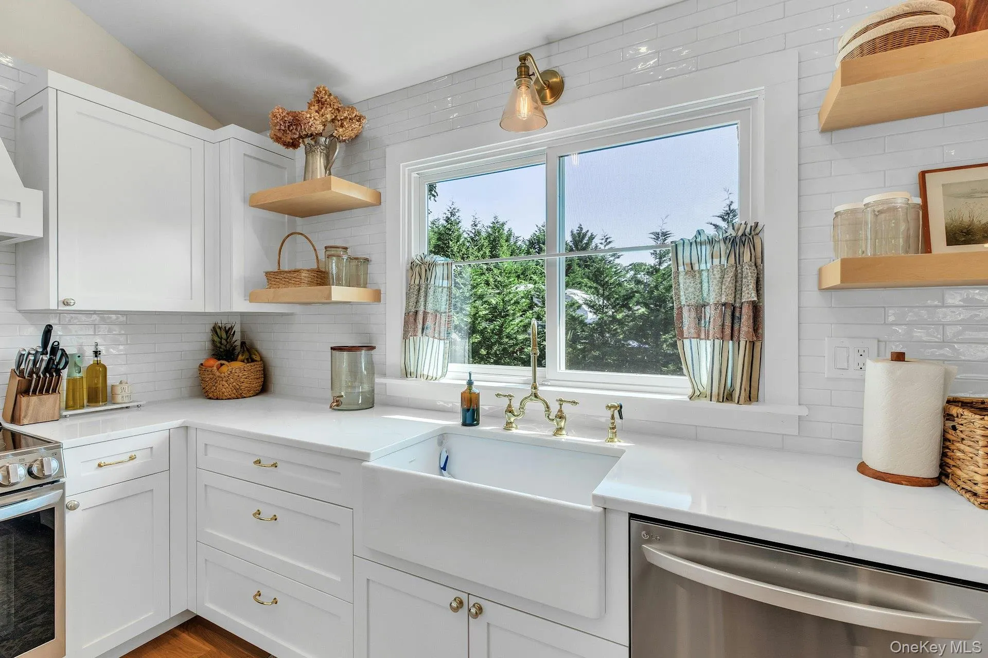28 Inwood Road, Brookhaven, NY, 3 Bedrooms Bedrooms, 6 Rooms Rooms,2 BathroomsBathrooms,Residential,For Rent,Inwood,0,1038200 28 Inwood Road, Brookhaven, NY, 3 Bedrooms Bedrooms, 6 Rooms Rooms,2 BathroomsBathrooms,Residential,For Rent,Inwood,0,1038200