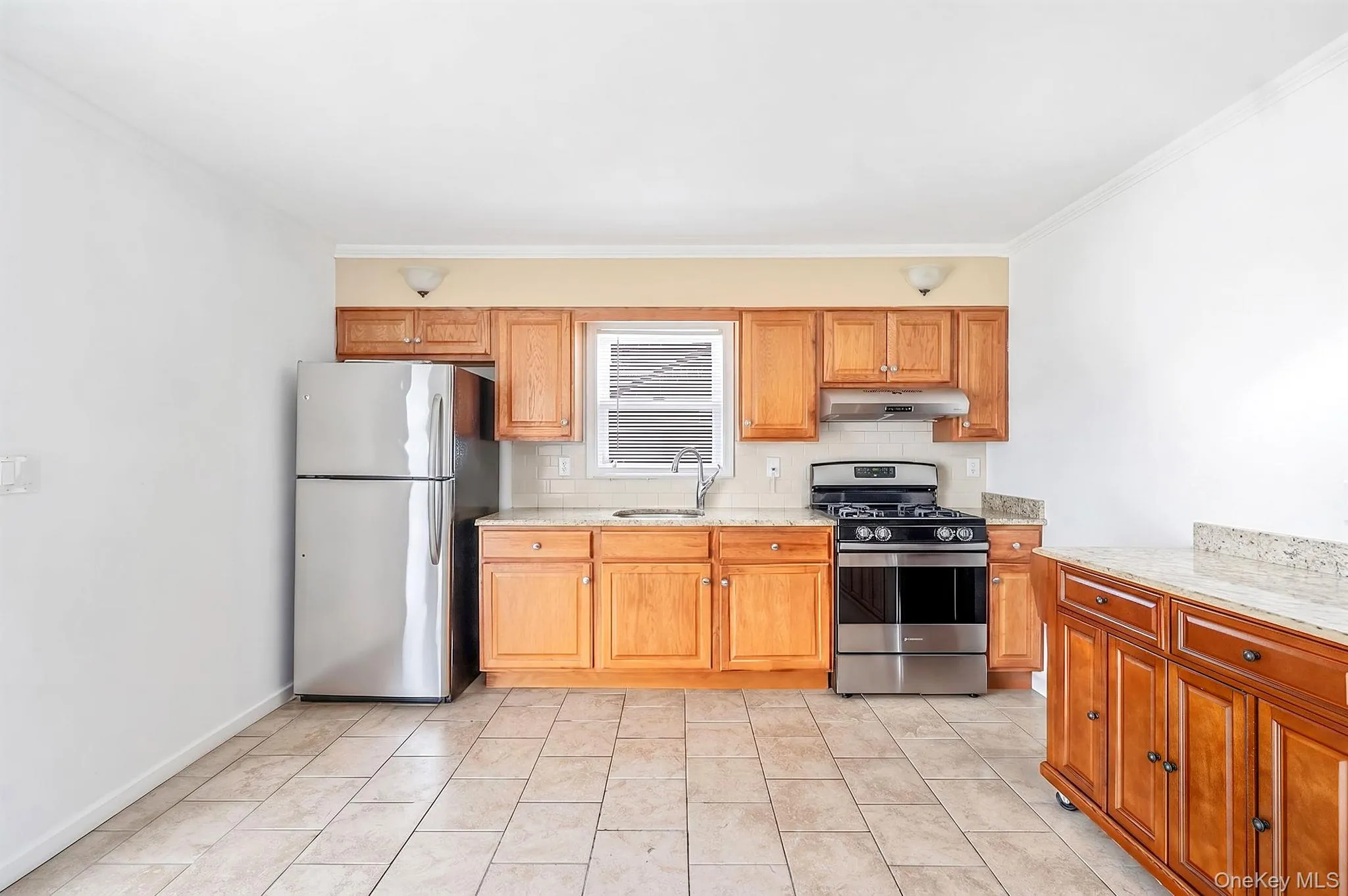 Eat in Kitchen. Eat in Kitchen.