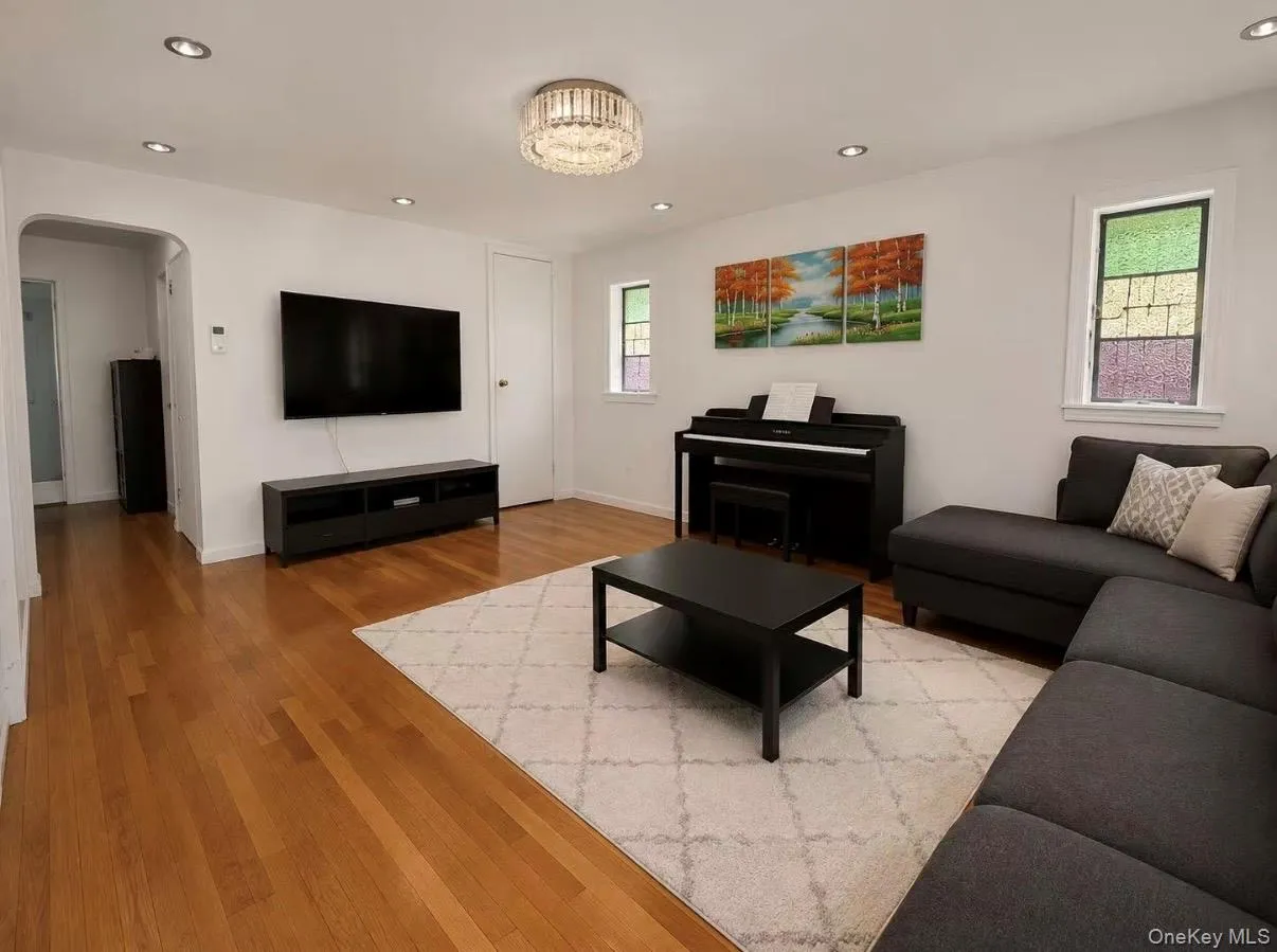 4320 Utopia Parkway, New York, NY, 4 Bedrooms Bedrooms, 8 Rooms Rooms,2 BathroomsBathrooms,Residential,For Rent,Utopia,0,1038206 4320 Utopia Parkway, New York, NY, 4 Bedrooms Bedrooms, 8 Rooms Rooms,2 BathroomsBathrooms,Residential,For Rent,Utopia,0,1038206