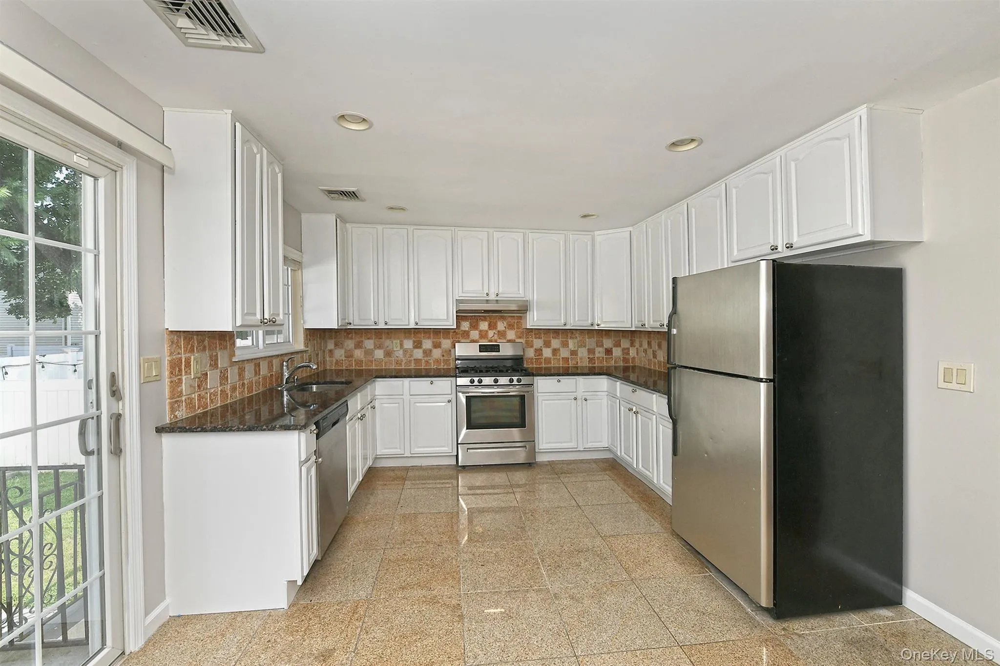 39 Nesaquake Avenue, North Hempstead, NY, 3 Bedrooms Bedrooms, 7 Rooms Rooms,2 BathroomsBathrooms,Residential Lease,For Rent,Nesaquake,0,1038210 39 Nesaquake Avenue, North Hempstead, NY, 3 Bedrooms Bedrooms, 7 Rooms Rooms,2 BathroomsBathrooms,Residential Lease,For Rent,Nesaquake,0,1038210