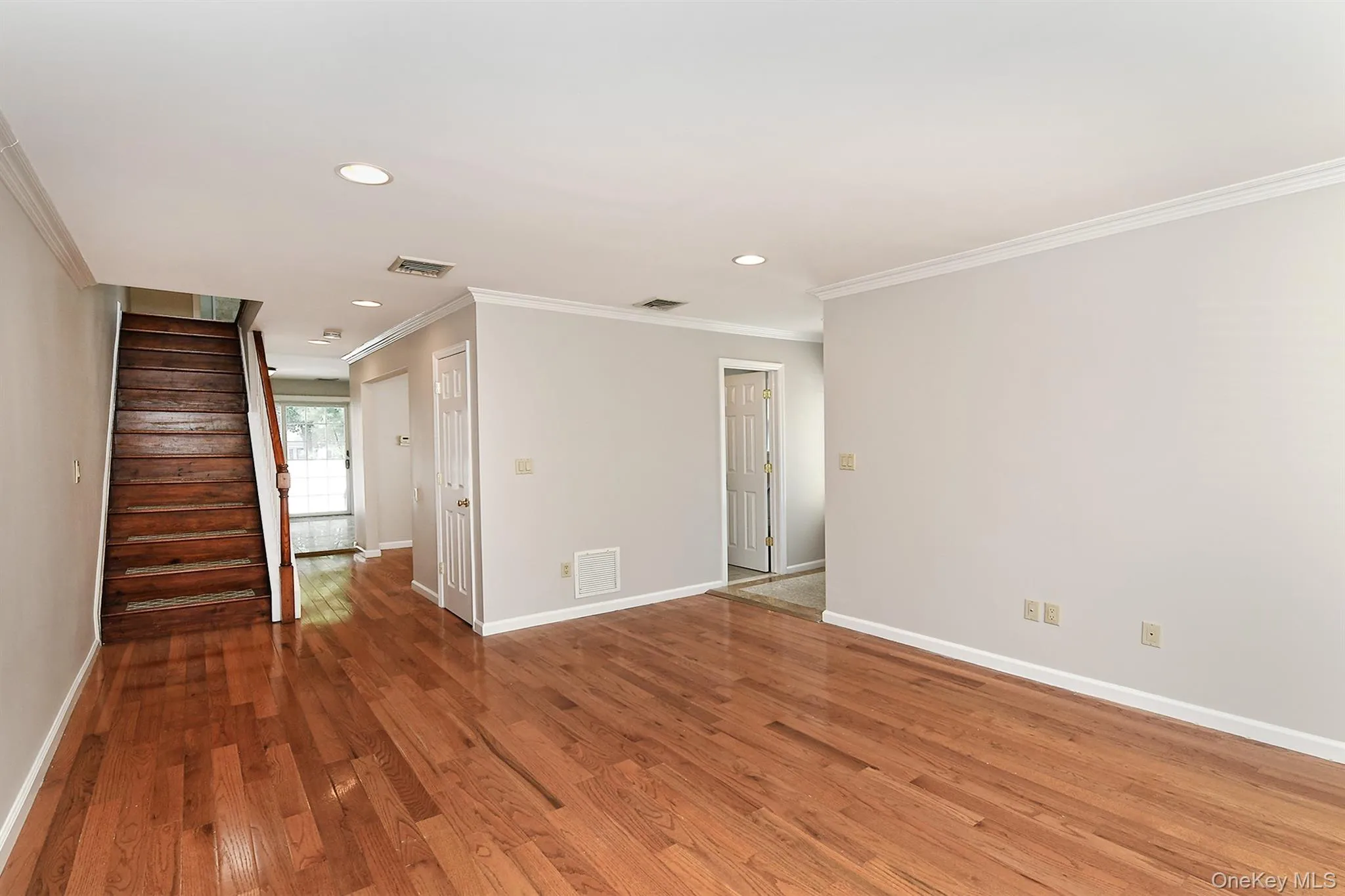 39 Nesaquake Avenue, North Hempstead, NY, 3 Bedrooms Bedrooms, 7 Rooms Rooms,2 BathroomsBathrooms,Residential Lease,For Rent,Nesaquake,0,1038210 39 Nesaquake Avenue, North Hempstead, NY, 3 Bedrooms Bedrooms, 7 Rooms Rooms,2 BathroomsBathrooms,Residential Lease,For Rent,Nesaquake,0,1038210