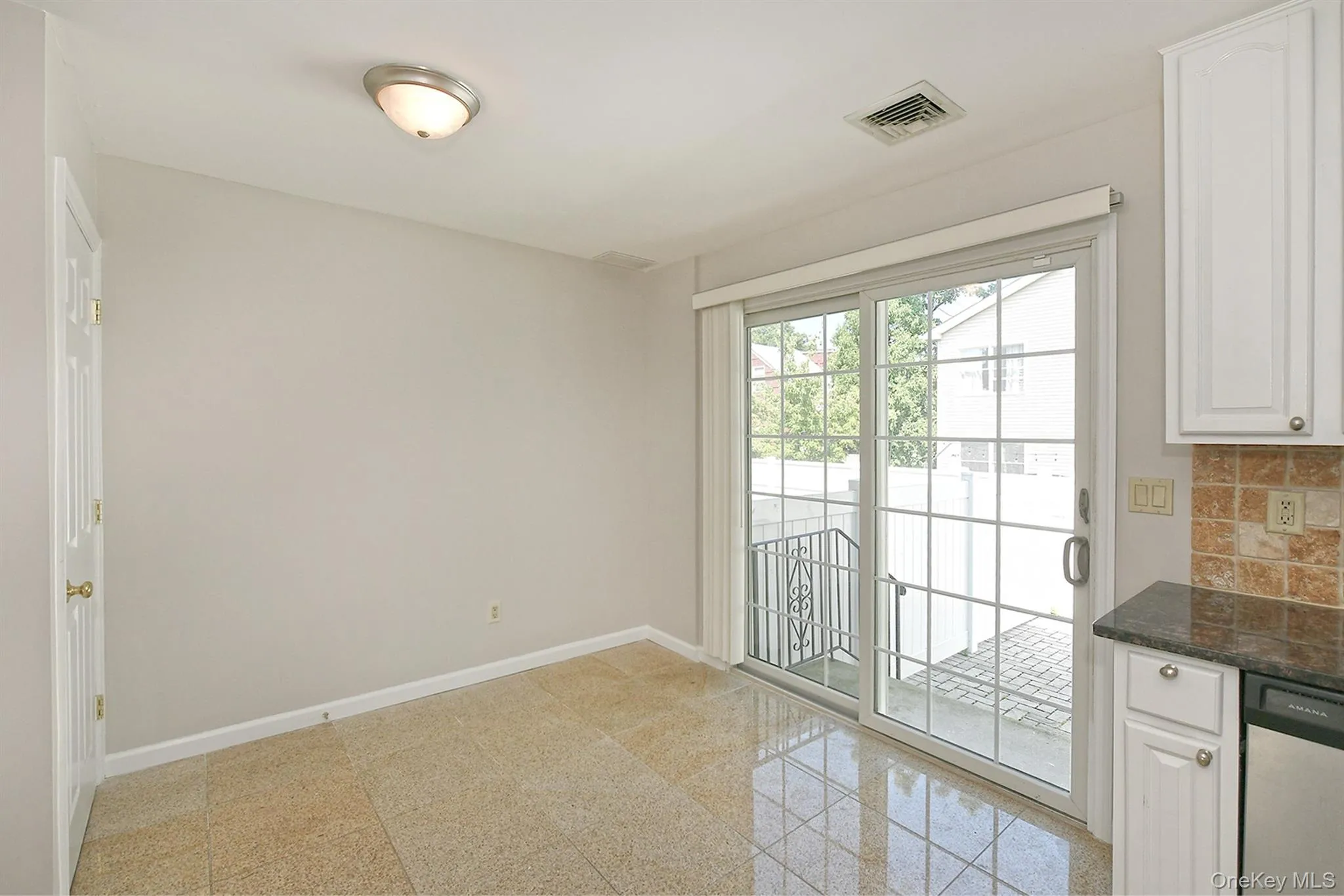 39 Nesaquake Avenue, North Hempstead, NY, 3 Bedrooms Bedrooms, 7 Rooms Rooms,2 BathroomsBathrooms,Residential Lease,For Rent,Nesaquake,0,1038210 39 Nesaquake Avenue, North Hempstead, NY, 3 Bedrooms Bedrooms, 7 Rooms Rooms,2 BathroomsBathrooms,Residential Lease,For Rent,Nesaquake,0,1038210