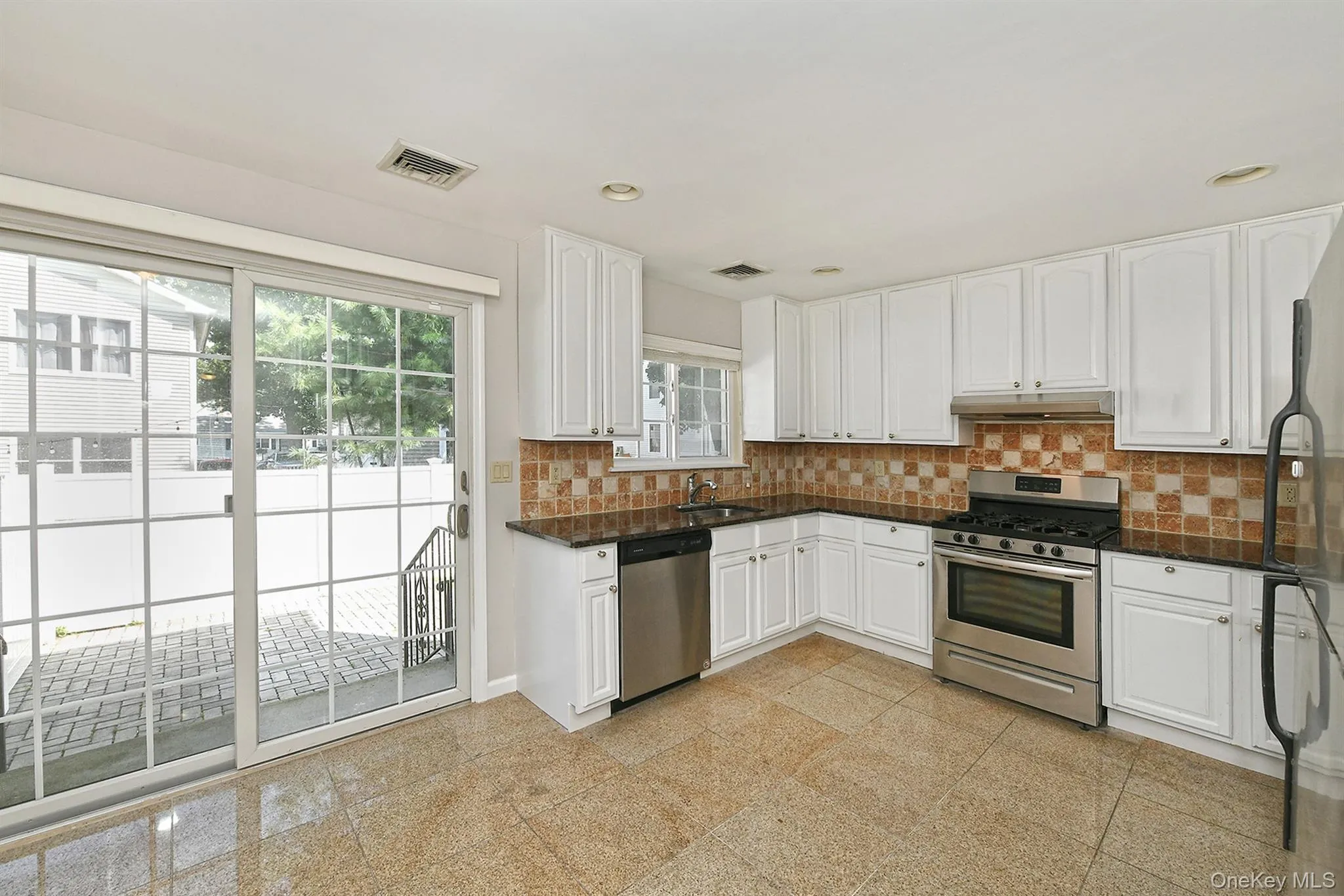 39 Nesaquake Avenue, North Hempstead, NY, 3 Bedrooms Bedrooms, 7 Rooms Rooms,2 BathroomsBathrooms,Residential Lease,For Rent,Nesaquake,0,1038210 39 Nesaquake Avenue, North Hempstead, NY, 3 Bedrooms Bedrooms, 7 Rooms Rooms,2 BathroomsBathrooms,Residential Lease,For Rent,Nesaquake,0,1038210