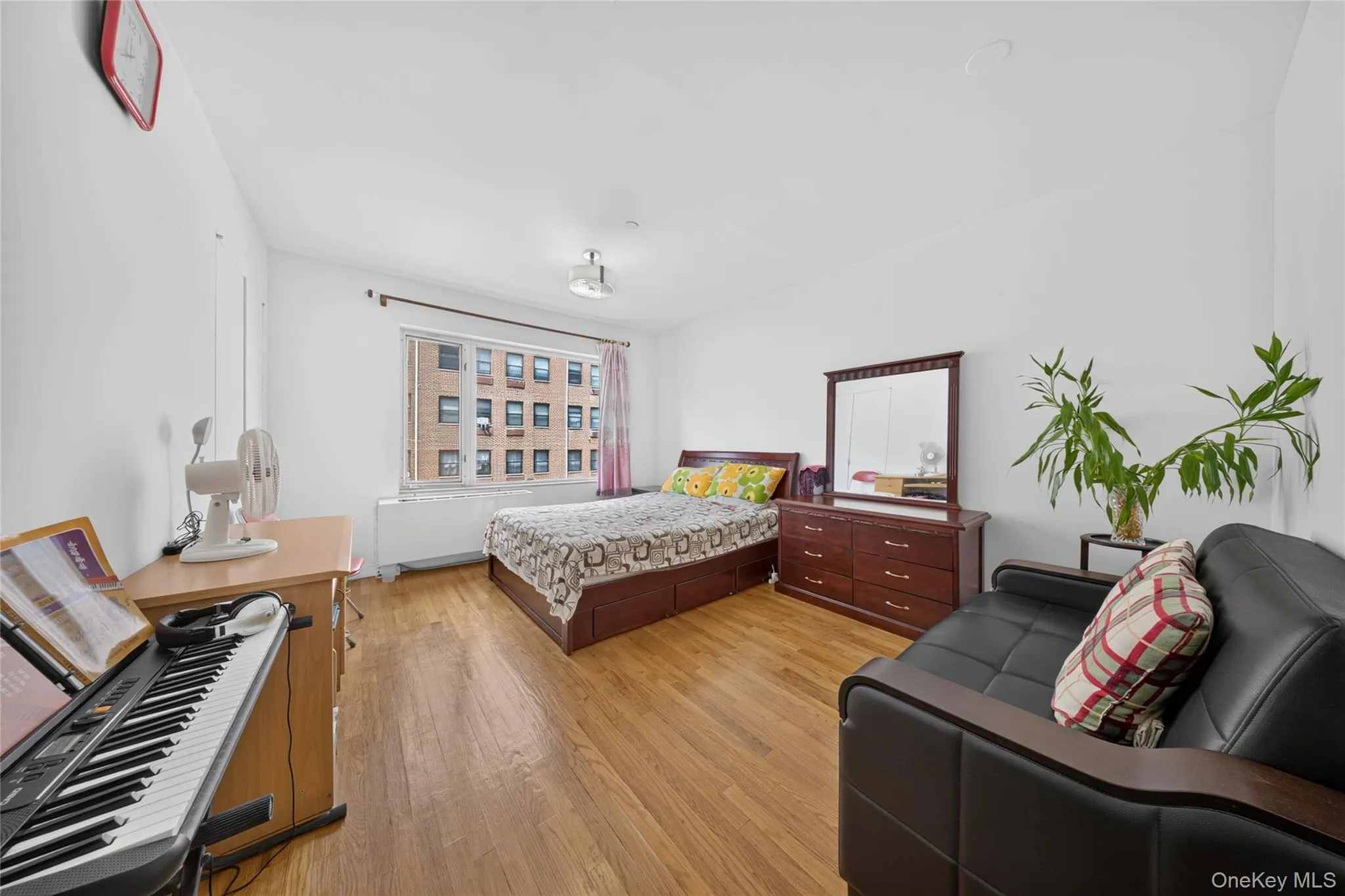 71-28 163rd Street, New York, NY, 2 Bedrooms Bedrooms, 6 Rooms Rooms,2 BathroomsBathrooms,Residential,For Rent,163rd,0,1038213 71-28 163rd Street, New York, NY, 2 Bedrooms Bedrooms, 6 Rooms Rooms,2 BathroomsBathrooms,Residential,For Rent,163rd,0,1038213