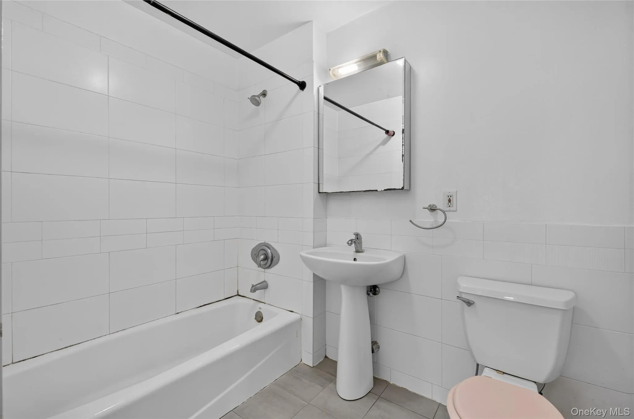 71-28 163rd Street, New York, NY, 2 Bedrooms Bedrooms, 6 Rooms Rooms,2 BathroomsBathrooms,Residential,For Rent,163rd,0,1038213 71-28 163rd Street, New York, NY, 2 Bedrooms Bedrooms, 6 Rooms Rooms,2 BathroomsBathrooms,Residential,For Rent,163rd,0,1038213
