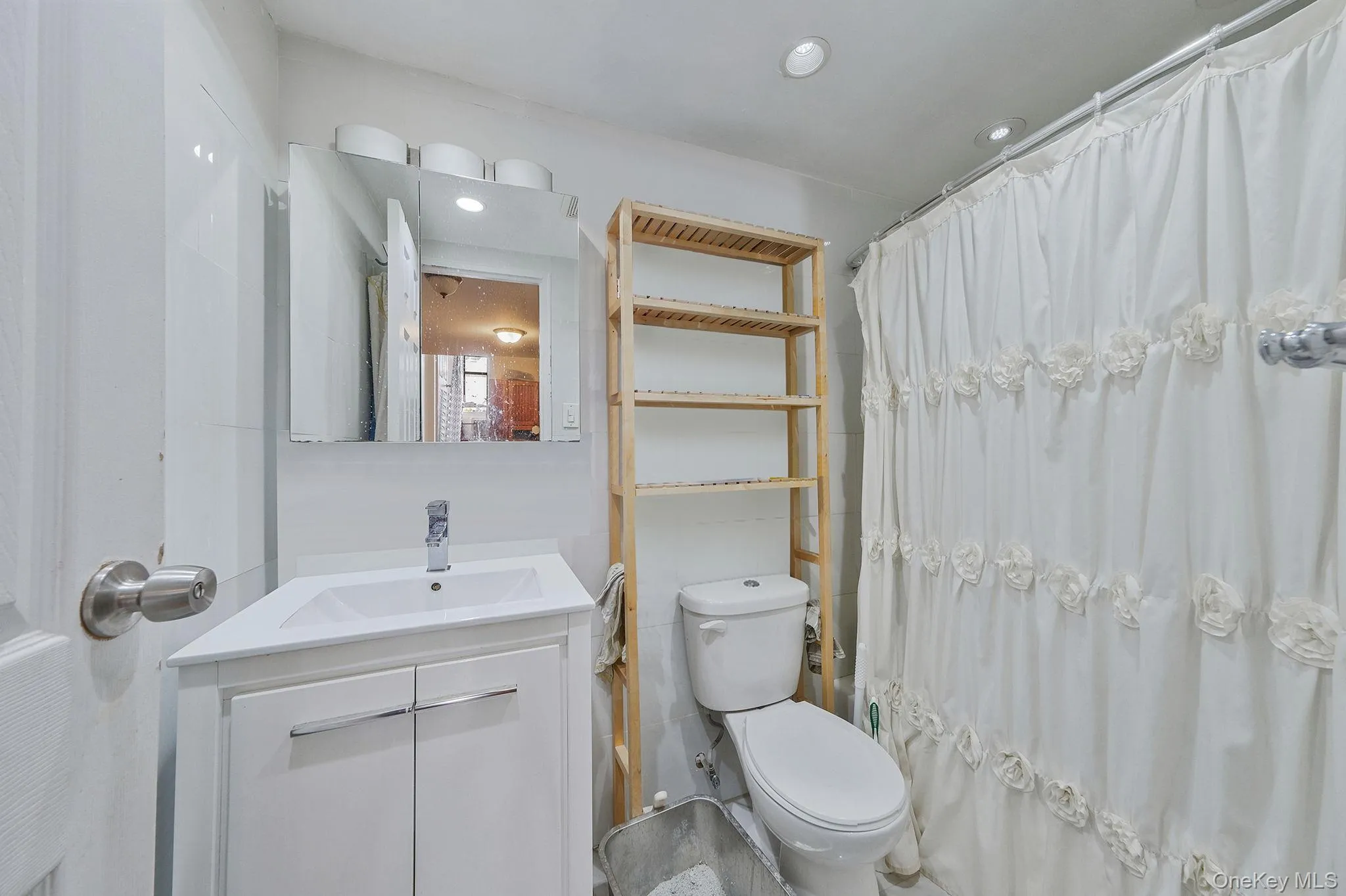 403 87th Street, New York, NY, 1 Bedroom Bedrooms, 4 Rooms Rooms,1 BathroomBathrooms,Residential,For Rent,87th,0,1038226 403 87th Street, New York, NY, 1 Bedroom Bedrooms, 4 Rooms Rooms,1 BathroomBathrooms,Residential,For Rent,87th,0,1038226