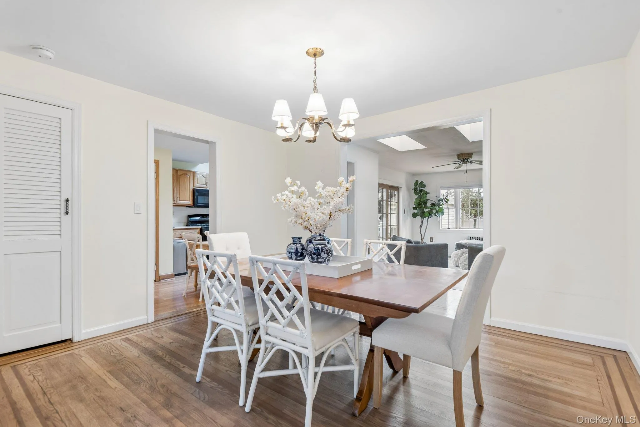 32 Cambridge Avenue, Hempstead, NY, 3 Bedrooms Bedrooms, 7 Rooms Rooms,1 BathroomBathrooms,Residential,For Rent,Cambridge,0,1038227 32 Cambridge Avenue, Hempstead, NY, 3 Bedrooms Bedrooms, 7 Rooms Rooms,1 BathroomBathrooms,Residential,For Rent,Cambridge,0,1038227
