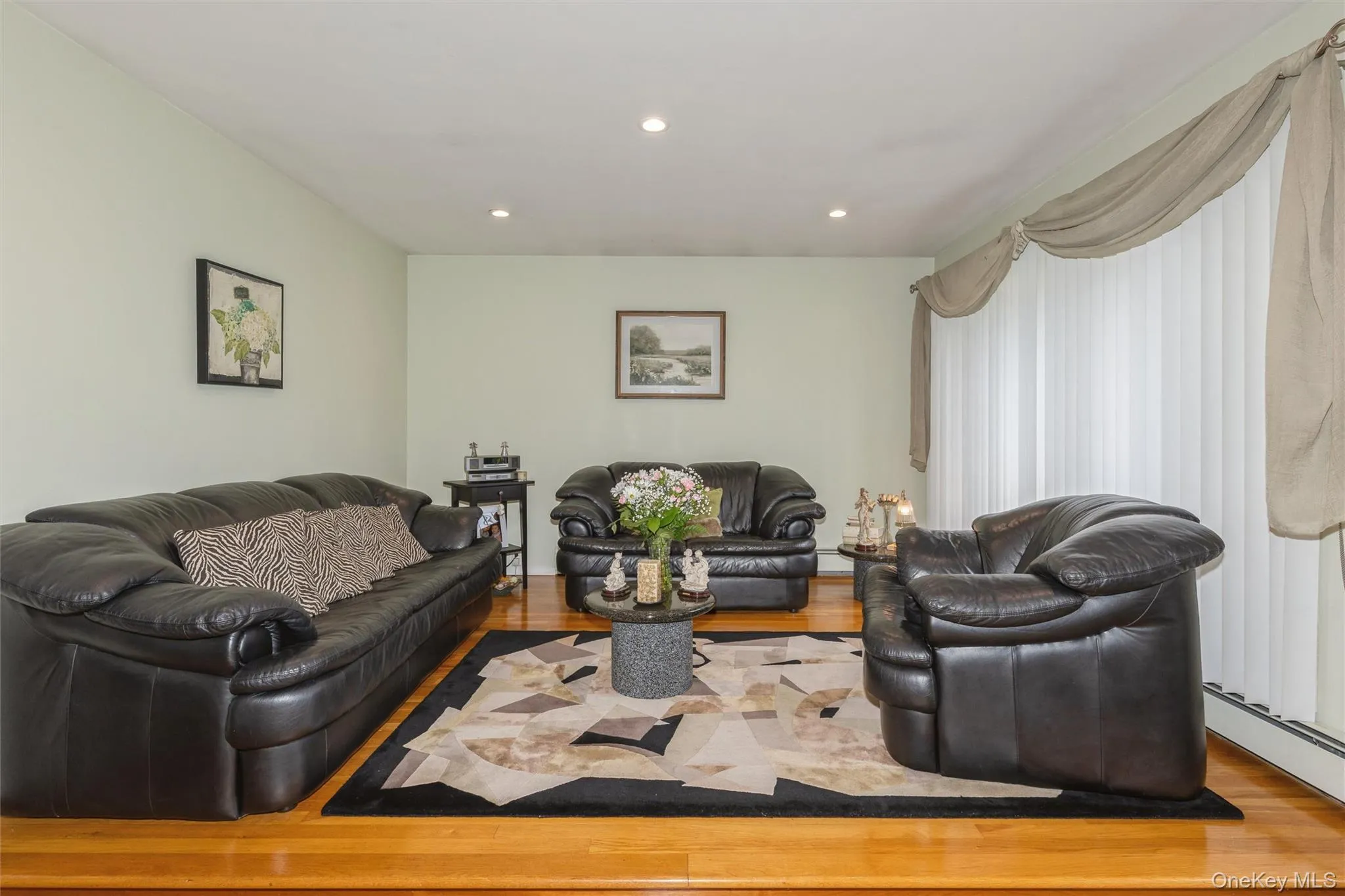 977 Third Avenue, Hempstead, NY, 5 Bedrooms Bedrooms, 8 Rooms Rooms,3 BathroomsBathrooms,Residential,For Rent,Third,0,1038232 977 Third Avenue, Hempstead, NY, 5 Bedrooms Bedrooms, 8 Rooms Rooms,3 BathroomsBathrooms,Residential,For Rent,Third,0,1038232