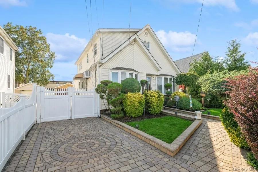 977 Third Avenue, Hempstead, NY, 5 Bedrooms Bedrooms, 8 Rooms Rooms,3 BathroomsBathrooms,Residential,For Rent,Third,0,1038232 977 Third Avenue, Hempstead, NY, 5 Bedrooms Bedrooms, 8 Rooms Rooms,3 BathroomsBathrooms,Residential,For Rent,Third,0,1038232