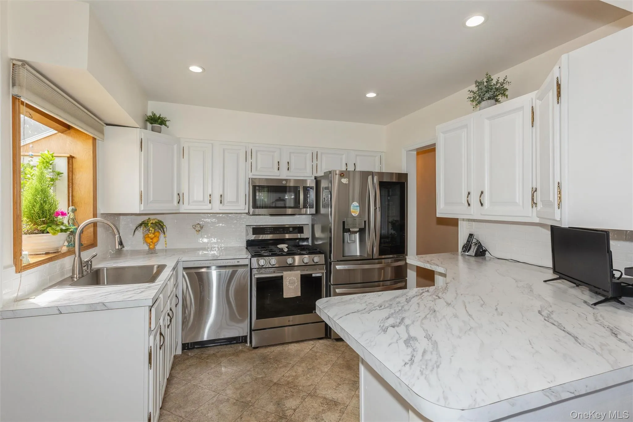 977 Third Avenue, Hempstead, NY, 5 Bedrooms Bedrooms, 8 Rooms Rooms,3 BathroomsBathrooms,Residential,For Rent,Third,0,1038232 977 Third Avenue, Hempstead, NY, 5 Bedrooms Bedrooms, 8 Rooms Rooms,3 BathroomsBathrooms,Residential,For Rent,Third,0,1038232
