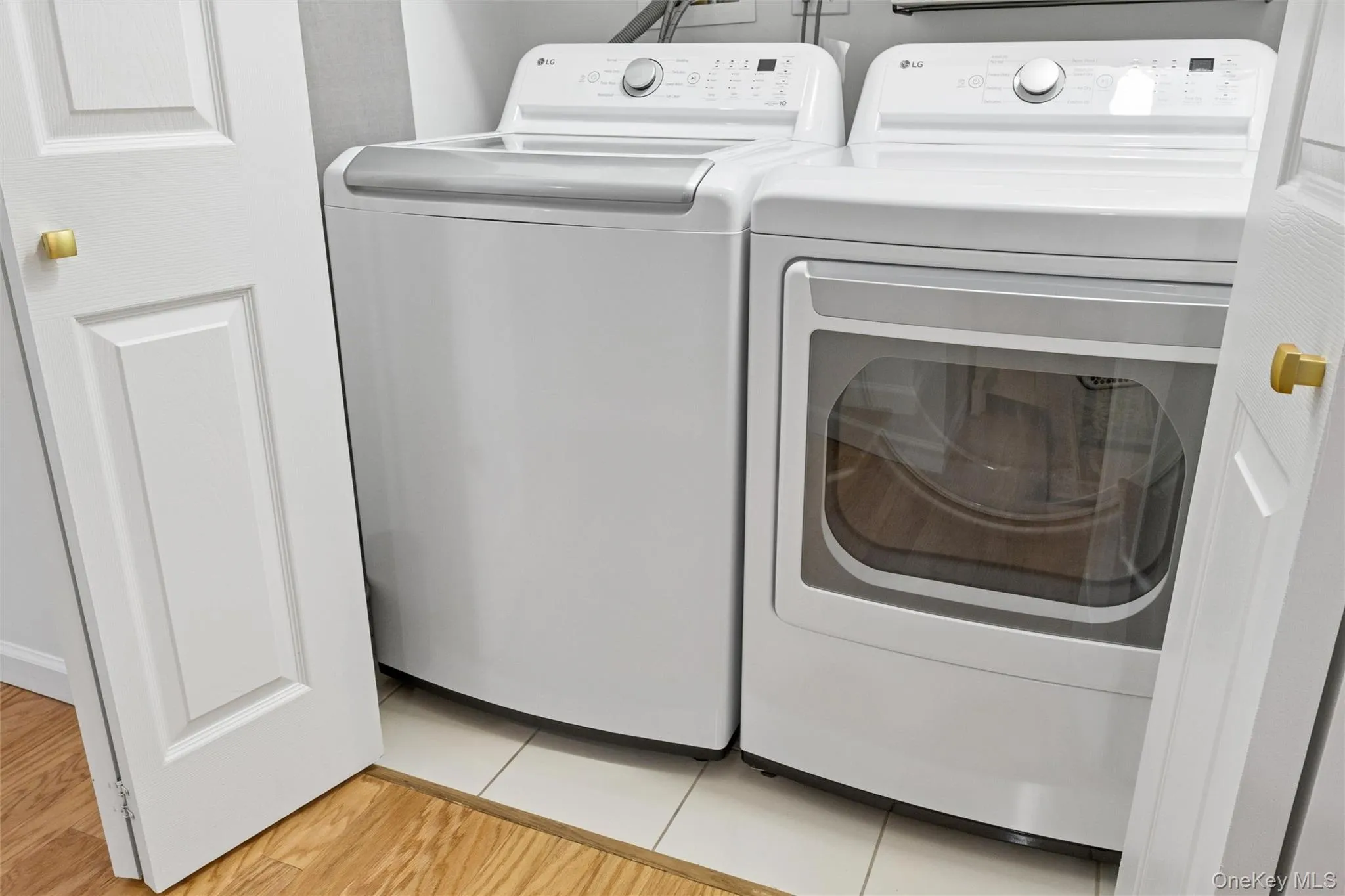 3 Summerfield Lane, Riverhead, NY, 3 Bedrooms Bedrooms, 7 Rooms Rooms,2 BathroomsBathrooms,Residential,For Rent,Summerfield,0,1038235 3 Summerfield Lane, Riverhead, NY, 3 Bedrooms Bedrooms, 7 Rooms Rooms,2 BathroomsBathrooms,Residential,For Rent,Summerfield,0,1038235