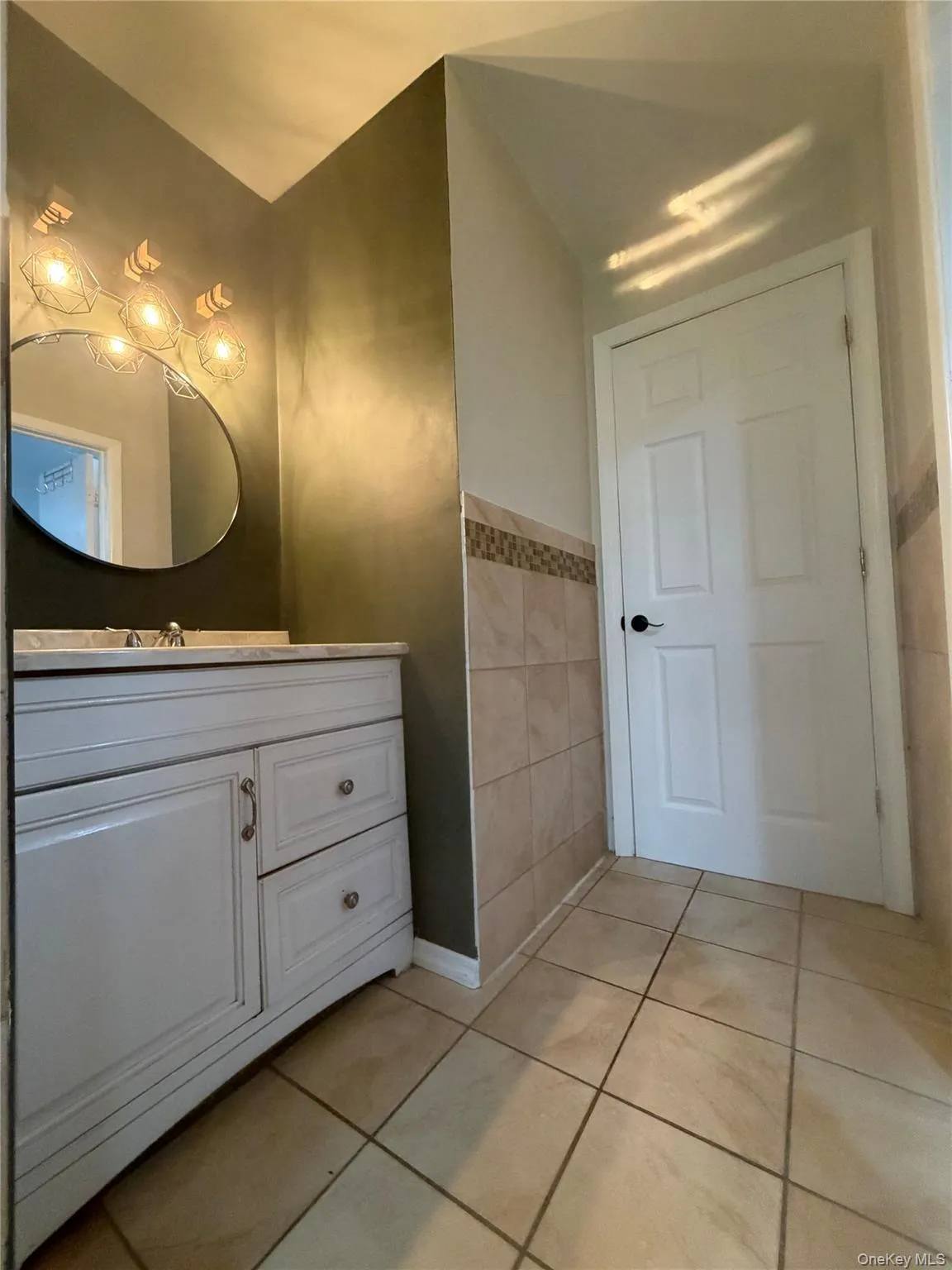 2 Cinder Road, Haverstraw, NY, 5 Bedrooms Bedrooms, 11 Rooms Rooms,2 BathroomsBathrooms,Residential,For Rent,Cinder,0,1038238 2 Cinder Road, Haverstraw, NY, 5 Bedrooms Bedrooms, 11 Rooms Rooms,2 BathroomsBathrooms,Residential,For Rent,Cinder,0,1038238
