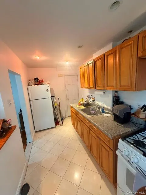 3056 87th Street, New York, NY, 3 Bedrooms Bedrooms, 8 Rooms Rooms,2 BathroomsBathrooms,Residential,For Rent,87th,0,1038240 3056 87th Street, New York, NY, 3 Bedrooms Bedrooms, 8 Rooms Rooms,2 BathroomsBathrooms,Residential,For Rent,87th,0,1038240