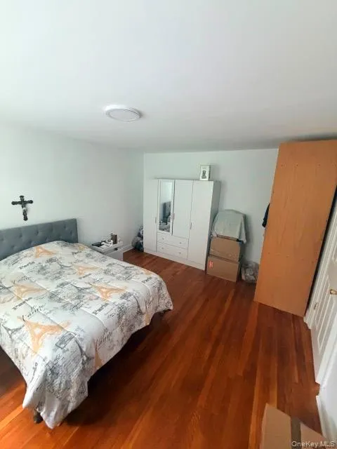 Wood-finish flooring throughout Wood-finish flooring throughout