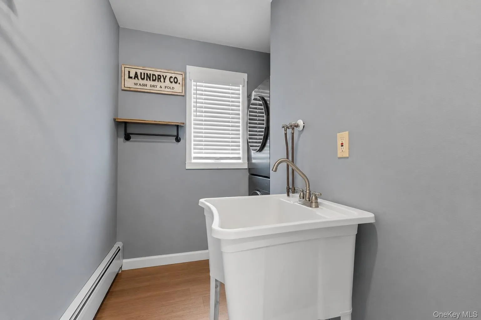3290 Parkway Drive, Hempstead, NY, 4 Bedrooms Bedrooms, 10 Rooms Rooms,2 BathroomsBathrooms,Residential,For Rent,Parkway,0,1038245 3290 Parkway Drive, Hempstead, NY, 4 Bedrooms Bedrooms, 10 Rooms Rooms,2 BathroomsBathrooms,Residential,For Rent,Parkway,0,1038245