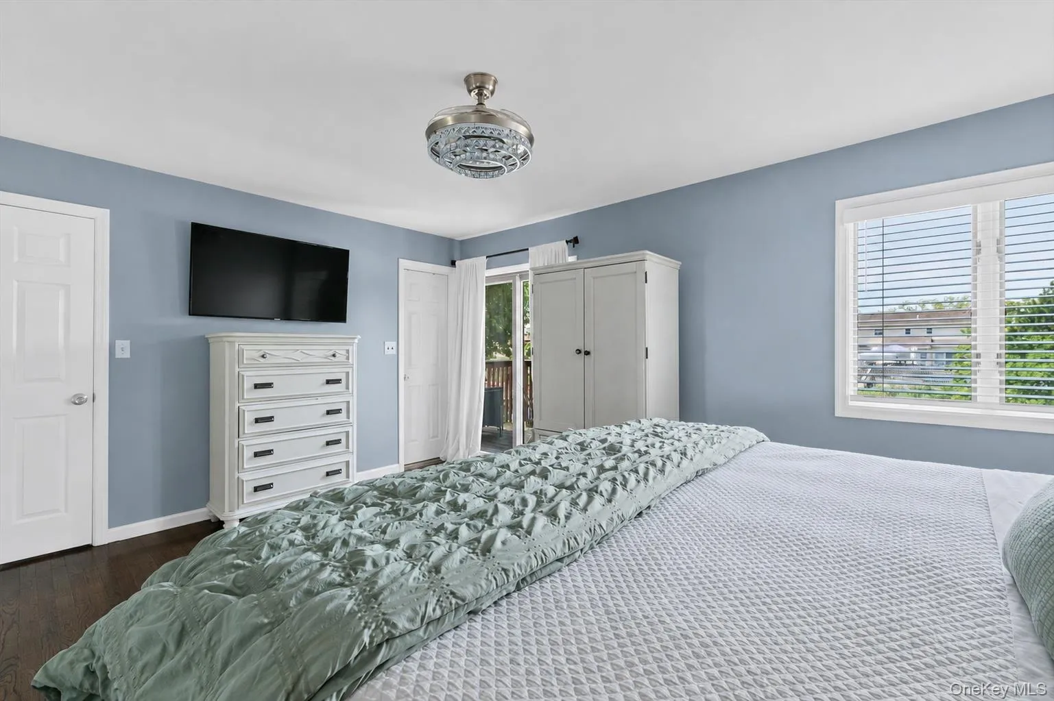 3290 Parkway Drive, Hempstead, NY, 4 Bedrooms Bedrooms, 10 Rooms Rooms,2 BathroomsBathrooms,Residential,For Rent,Parkway,0,1038245 3290 Parkway Drive, Hempstead, NY, 4 Bedrooms Bedrooms, 10 Rooms Rooms,2 BathroomsBathrooms,Residential,For Rent,Parkway,0,1038245