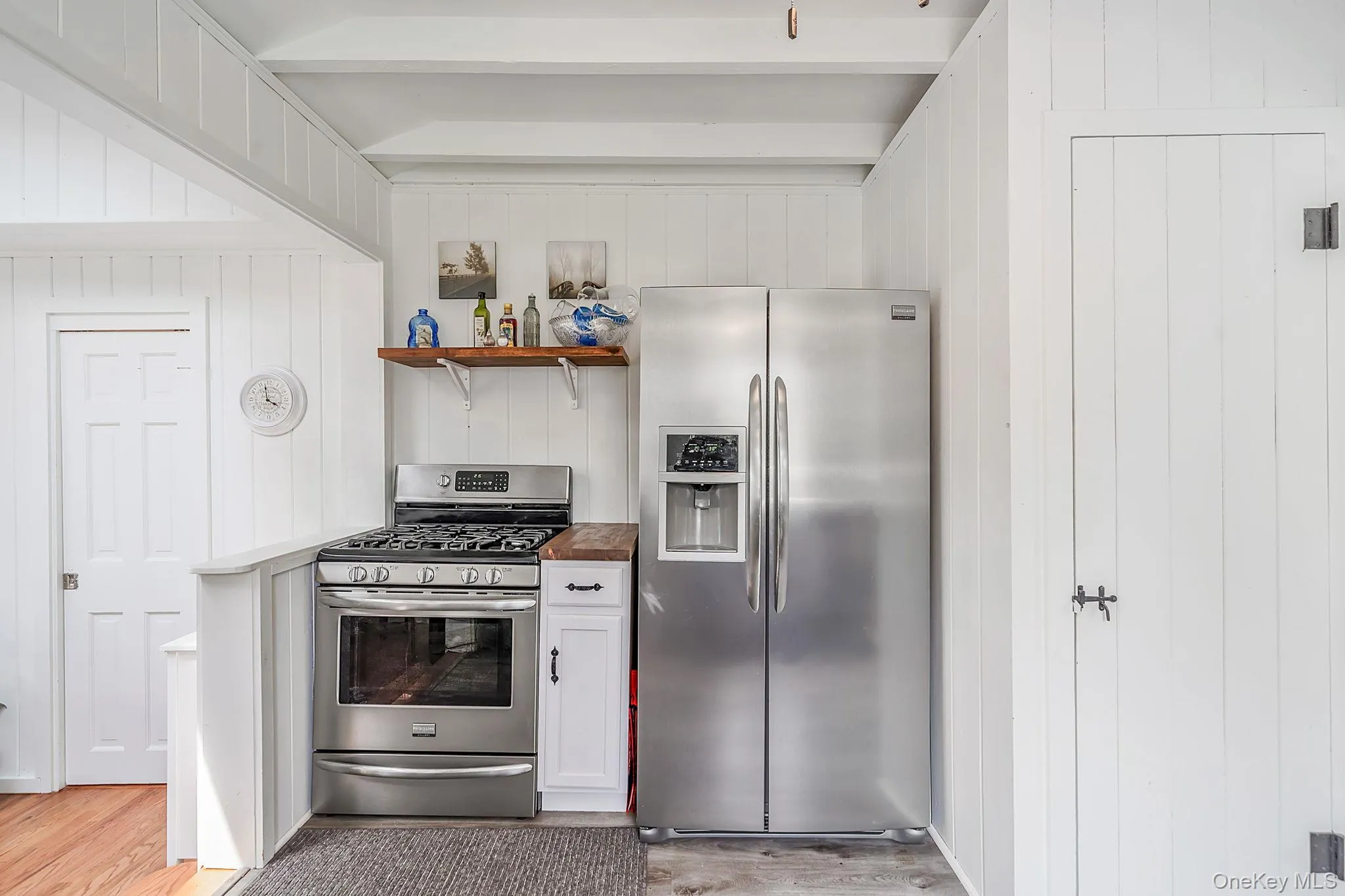 7 Oak Drive, Riverhead, NY, 2 Bedrooms Bedrooms, 7 Rooms Rooms,2 BathroomsBathrooms,Residential Lease,For Rent,Oak,0,1038246 7 Oak Drive, Riverhead, NY, 2 Bedrooms Bedrooms, 7 Rooms Rooms,2 BathroomsBathrooms,Residential Lease,For Rent,Oak,0,1038246