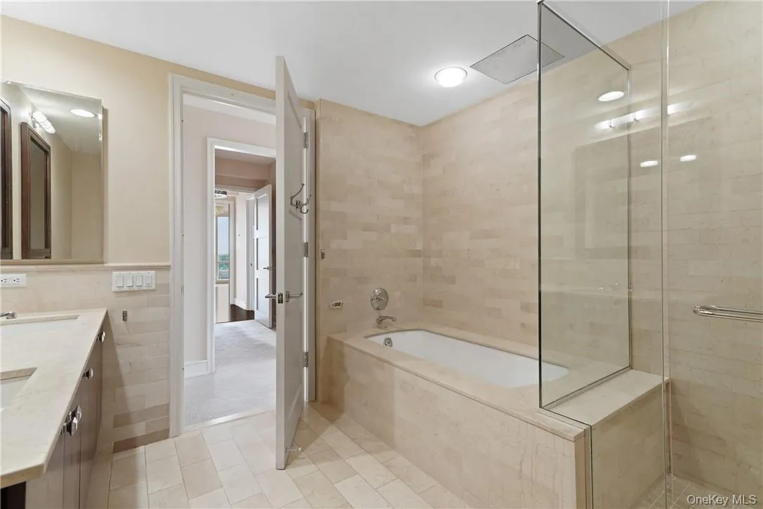 1 Renaissance Square, White Plains, NY, 2 Bedrooms Bedrooms, 4 Rooms Rooms,2 BathroomsBathrooms,Residential Lease,For Rent,Renaissance,0,1038253 1 Renaissance Square, White Plains, NY, 2 Bedrooms Bedrooms, 4 Rooms Rooms,2 BathroomsBathrooms,Residential Lease,For Rent,Renaissance,0,1038253