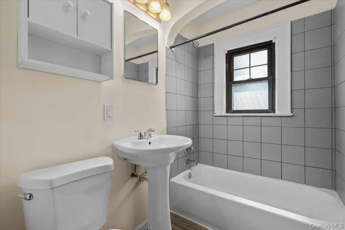 37 Yates Avenue, Poughkeepsie (town), NY, 2 Bedrooms Bedrooms, 5 Rooms Rooms,1 BathroomBathrooms,Residential Lease,For Rent,Yates,0,1038254 37 Yates Avenue, Poughkeepsie (town), NY, 2 Bedrooms Bedrooms, 5 Rooms Rooms,1 BathroomBathrooms,Residential Lease,For Rent,Yates,0,1038254