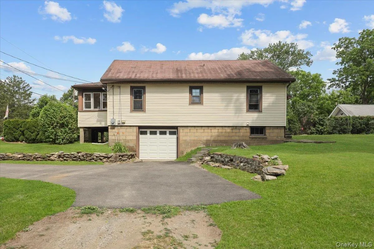 37 Yates Avenue, Poughkeepsie (town), NY, 2 Bedrooms Bedrooms, 5 Rooms Rooms,1 BathroomBathrooms,Residential Lease,For Rent,Yates,0,1038254 37 Yates Avenue, Poughkeepsie (town), NY, 2 Bedrooms Bedrooms, 5 Rooms Rooms,1 BathroomBathrooms,Residential Lease,For Rent,Yates,0,1038254