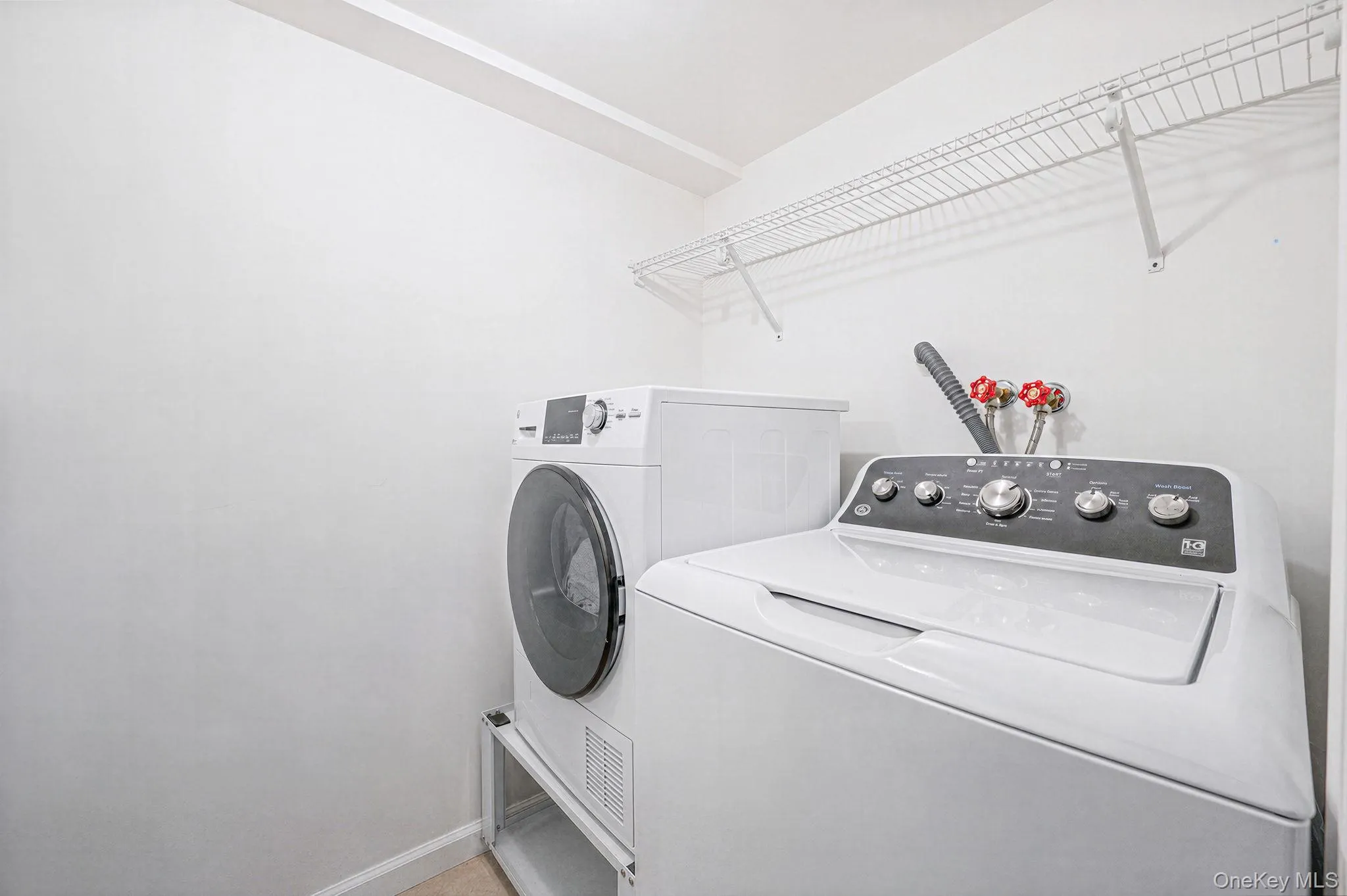 69 Hill Drive, Riverhead, NY, 3 Bedrooms Bedrooms, 6 Rooms Rooms,2 BathroomsBathrooms,Residential,For Rent,Hill,0,1038260 69 Hill Drive, Riverhead, NY, 3 Bedrooms Bedrooms, 6 Rooms Rooms,2 BathroomsBathrooms,Residential,For Rent,Hill,0,1038260