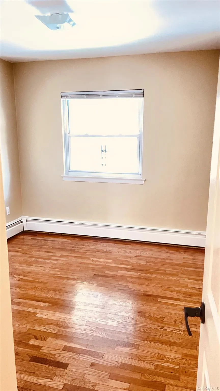 3435 Ely Avenue, New York, NY, 3 Bedrooms Bedrooms, 7 Rooms Rooms,1 BathroomBathrooms,Residential Lease,For Rent,Ely,0,1038261 3435 Ely Avenue, New York, NY, 3 Bedrooms Bedrooms, 7 Rooms Rooms,1 BathroomBathrooms,Residential Lease,For Rent,Ely,0,1038261