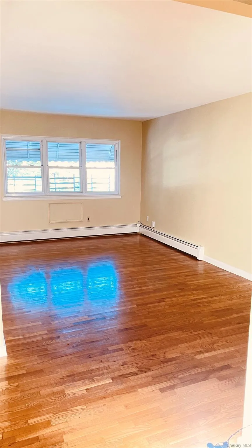3435 Ely Avenue, New York, NY, 3 Bedrooms Bedrooms, 7 Rooms Rooms,1 BathroomBathrooms,Residential Lease,For Rent,Ely,0,1038261 3435 Ely Avenue, New York, NY, 3 Bedrooms Bedrooms, 7 Rooms Rooms,1 BathroomBathrooms,Residential Lease,For Rent,Ely,0,1038261