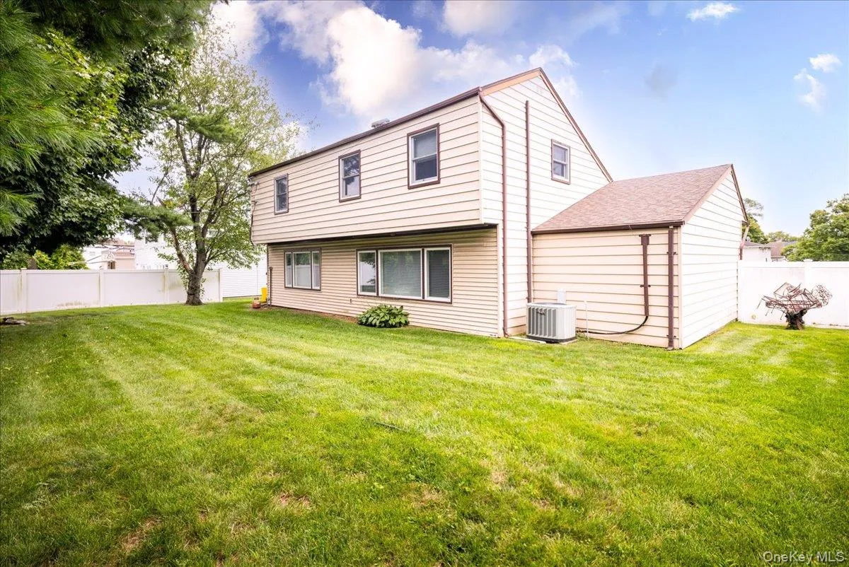 19 Jerold Street, Oyster Bay, NY, 3 Bedrooms Bedrooms, 9 Rooms Rooms,1 BathroomBathrooms,Residential,For Rent,Jerold,0,1038262 19 Jerold Street, Oyster Bay, NY, 3 Bedrooms Bedrooms, 9 Rooms Rooms,1 BathroomBathrooms,Residential,For Rent,Jerold,0,1038262
