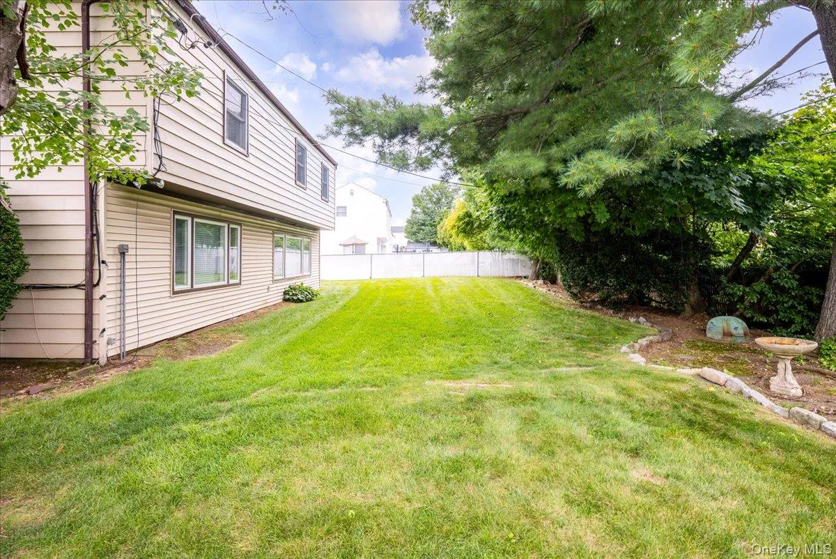 19 Jerold Street, Oyster Bay, NY, 3 Bedrooms Bedrooms, 9 Rooms Rooms,1 BathroomBathrooms,Residential,For Rent,Jerold,0,1038262 19 Jerold Street, Oyster Bay, NY, 3 Bedrooms Bedrooms, 9 Rooms Rooms,1 BathroomBathrooms,Residential,For Rent,Jerold,0,1038262
