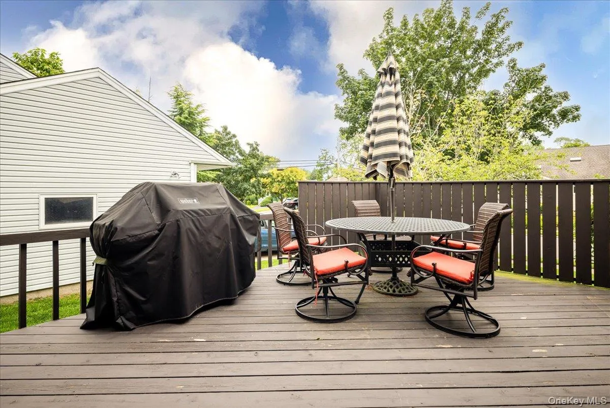 19 Jerold Street, Oyster Bay, NY, 3 Bedrooms Bedrooms, 9 Rooms Rooms,1 BathroomBathrooms,Residential,For Rent,Jerold,0,1038262 19 Jerold Street, Oyster Bay, NY, 3 Bedrooms Bedrooms, 9 Rooms Rooms,1 BathroomBathrooms,Residential,For Rent,Jerold,0,1038262