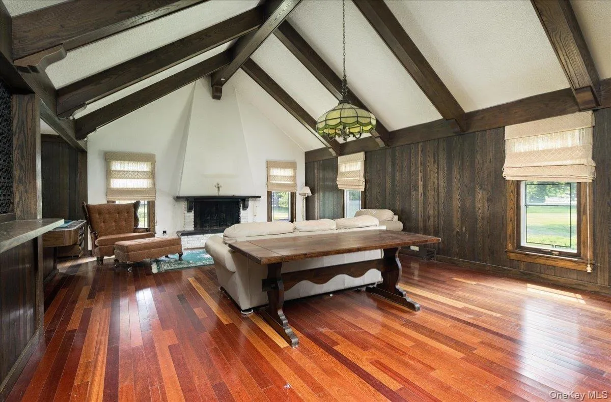 3 The Moor, Islip, NY, 4 Bedrooms Bedrooms, 11 Rooms Rooms,4 BathroomsBathrooms,Residential,For Rent,The Moor,0,1038263 3 The Moor, Islip, NY, 4 Bedrooms Bedrooms, 11 Rooms Rooms,4 BathroomsBathrooms,Residential,For Rent,The Moor,0,1038263