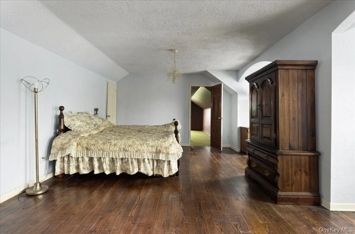 3 The Moor, Islip, NY, 4 Bedrooms Bedrooms, 11 Rooms Rooms,4 BathroomsBathrooms,Residential,For Rent,The Moor,0,1038263 3 The Moor, Islip, NY, 4 Bedrooms Bedrooms, 11 Rooms Rooms,4 BathroomsBathrooms,Residential,For Rent,The Moor,0,1038263