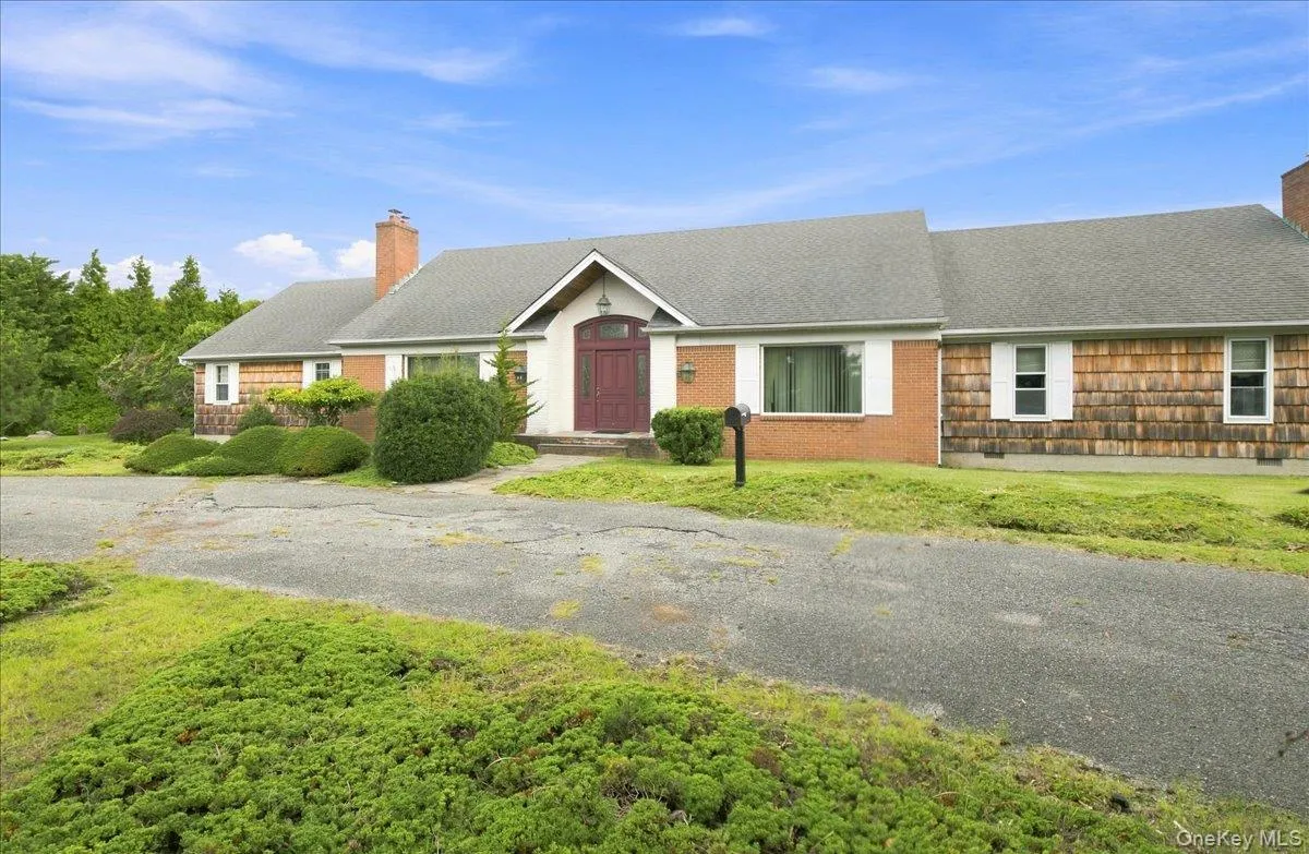 3 The Moor, Islip, NY, 4 Bedrooms Bedrooms, 11 Rooms Rooms,4 BathroomsBathrooms,Residential,For Rent,The Moor,0,1038263 3 The Moor, Islip, NY, 4 Bedrooms Bedrooms, 11 Rooms Rooms,4 BathroomsBathrooms,Residential,For Rent,The Moor,0,1038263