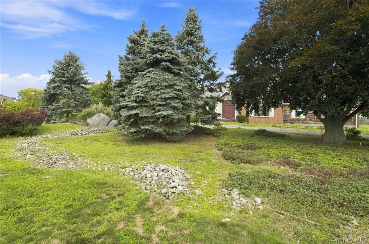 3 The Moor, Islip, NY, 4 Bedrooms Bedrooms, 11 Rooms Rooms,4 BathroomsBathrooms,Residential,For Rent,The Moor,0,1038263 3 The Moor, Islip, NY, 4 Bedrooms Bedrooms, 11 Rooms Rooms,4 BathroomsBathrooms,Residential,For Rent,The Moor,0,1038263