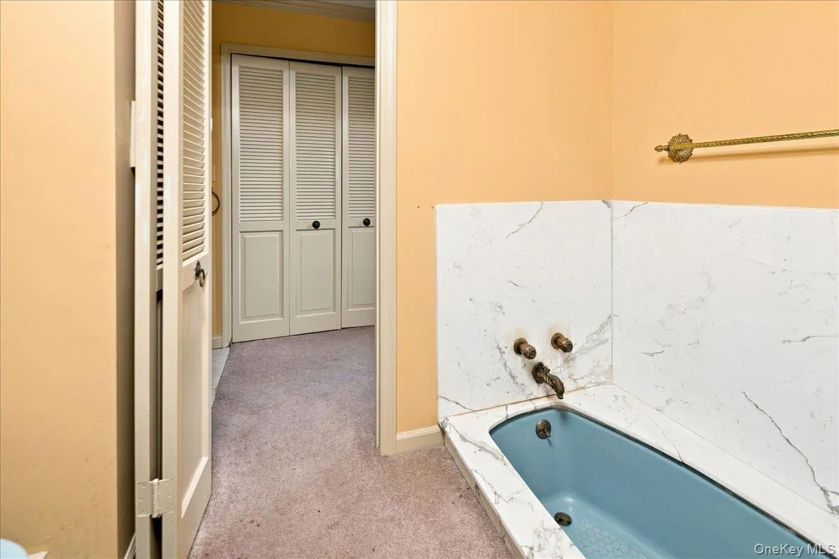 3 The Moor, Islip, NY, 4 Bedrooms Bedrooms, 11 Rooms Rooms,4 BathroomsBathrooms,Residential,For Rent,The Moor,0,1038263 3 The Moor, Islip, NY, 4 Bedrooms Bedrooms, 11 Rooms Rooms,4 BathroomsBathrooms,Residential,For Rent,The Moor,0,1038263