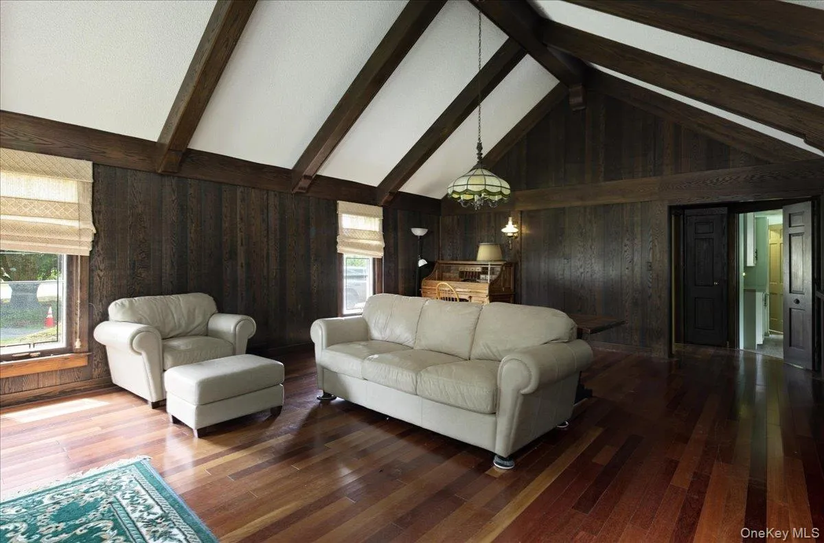 3 The Moor, Islip, NY, 4 Bedrooms Bedrooms, 11 Rooms Rooms,4 BathroomsBathrooms,Residential,For Rent,The Moor,0,1038263 3 The Moor, Islip, NY, 4 Bedrooms Bedrooms, 11 Rooms Rooms,4 BathroomsBathrooms,Residential,For Rent,The Moor,0,1038263