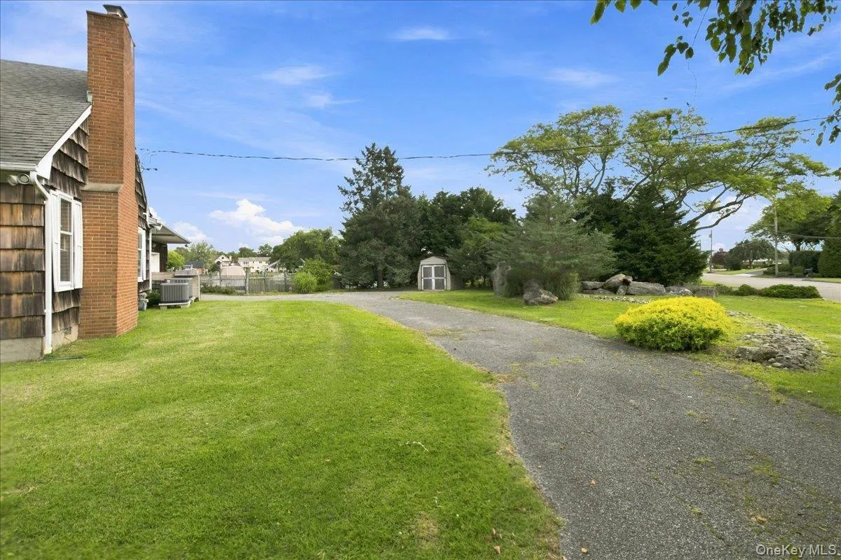 3 The Moor, Islip, NY, 4 Bedrooms Bedrooms, 11 Rooms Rooms,4 BathroomsBathrooms,Residential,For Rent,The Moor,0,1038263 3 The Moor, Islip, NY, 4 Bedrooms Bedrooms, 11 Rooms Rooms,4 BathroomsBathrooms,Residential,For Rent,The Moor,0,1038263