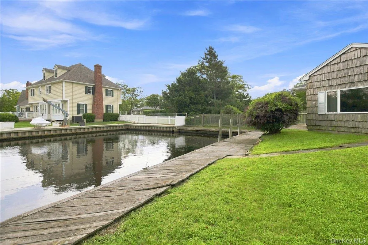 3 The Moor, Islip, NY, 4 Bedrooms Bedrooms, 11 Rooms Rooms,4 BathroomsBathrooms,Residential,For Rent,The Moor,0,1038263 3 The Moor, Islip, NY, 4 Bedrooms Bedrooms, 11 Rooms Rooms,4 BathroomsBathrooms,Residential,For Rent,The Moor,0,1038263