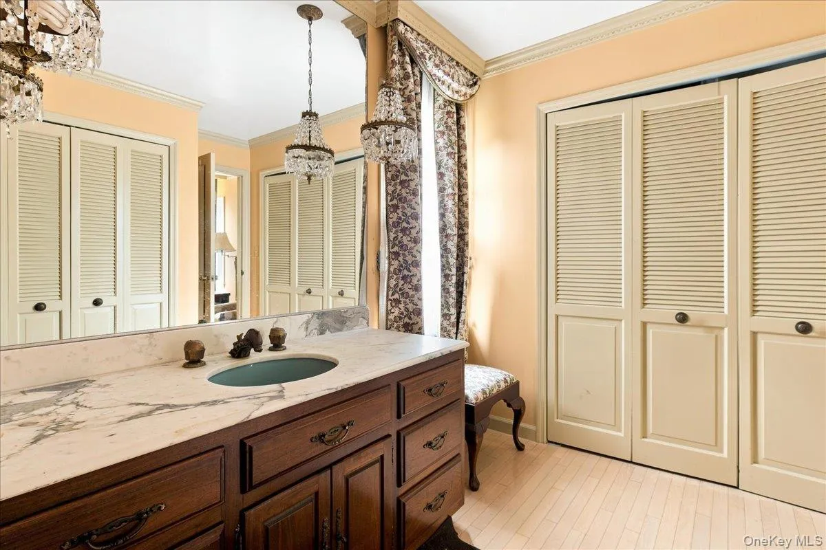 3 The Moor, Islip, NY, 4 Bedrooms Bedrooms, 11 Rooms Rooms,4 BathroomsBathrooms,Residential,For Rent,The Moor,0,1038263 3 The Moor, Islip, NY, 4 Bedrooms Bedrooms, 11 Rooms Rooms,4 BathroomsBathrooms,Residential,For Rent,The Moor,0,1038263