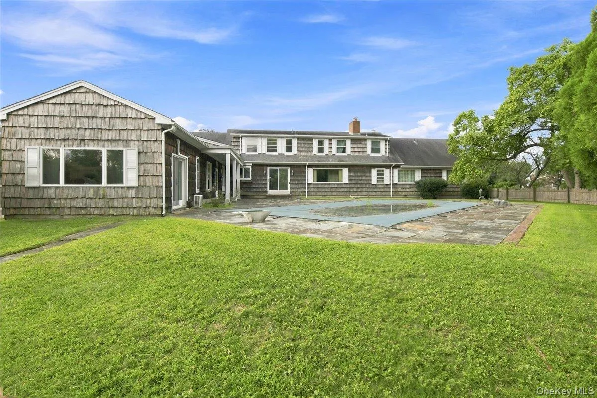 3 The Moor, Islip, NY, 4 Bedrooms Bedrooms, 11 Rooms Rooms,4 BathroomsBathrooms,Residential,For Rent,The Moor,0,1038263 3 The Moor, Islip, NY, 4 Bedrooms Bedrooms, 11 Rooms Rooms,4 BathroomsBathrooms,Residential,For Rent,The Moor,0,1038263