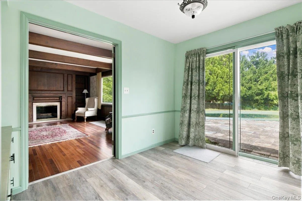 3 The Moor, Islip, NY, 4 Bedrooms Bedrooms, 11 Rooms Rooms,4 BathroomsBathrooms,Residential,For Rent,The Moor,0,1038263 3 The Moor, Islip, NY, 4 Bedrooms Bedrooms, 11 Rooms Rooms,4 BathroomsBathrooms,Residential,For Rent,The Moor,0,1038263