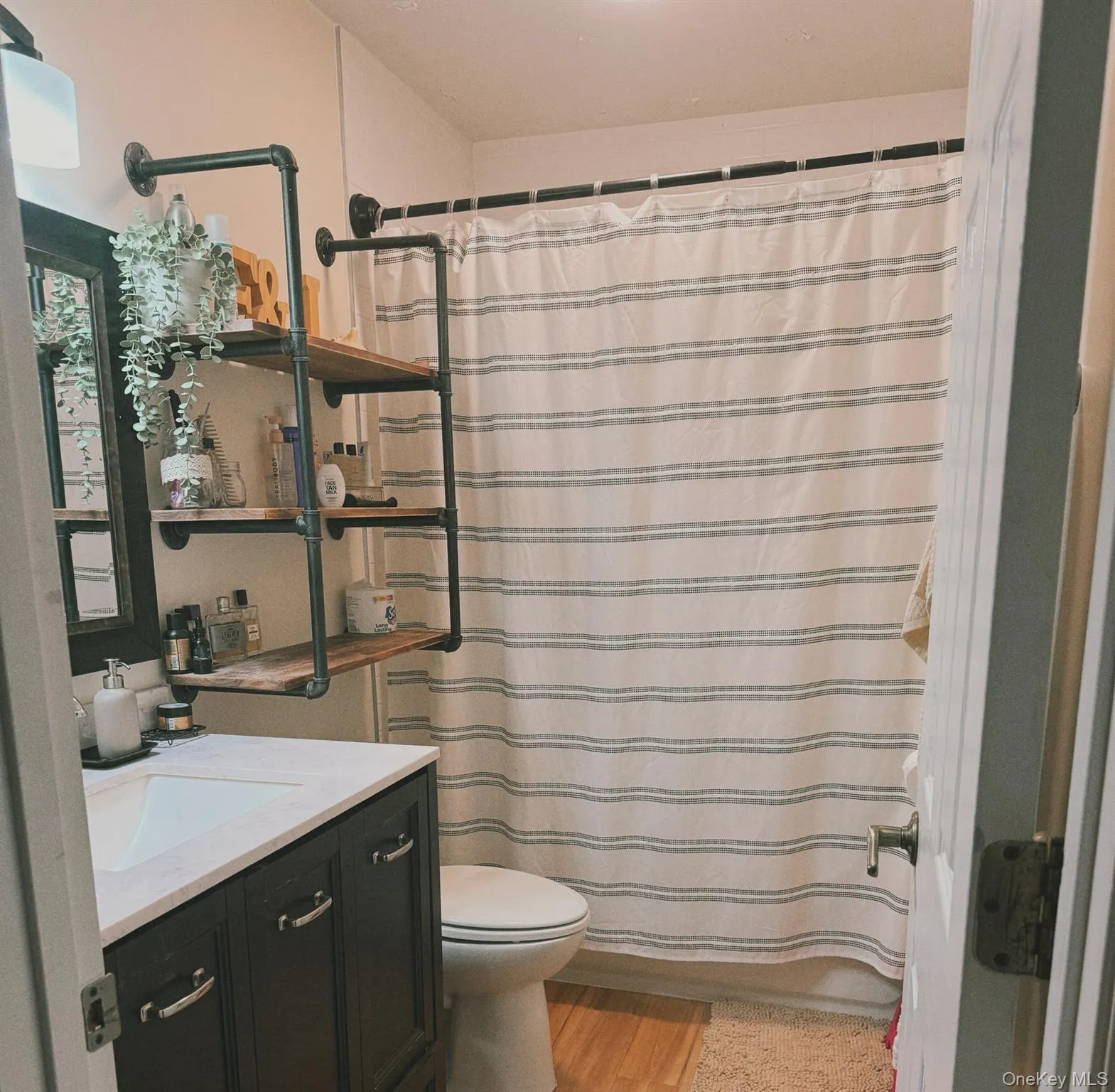 39 Blooms Corners Road, Warwick (town), NY, 2 Bedrooms Bedrooms, 6 Rooms Rooms,1 BathroomBathrooms,Residential Lease,For Rent,Blooms Corners,0,1038266 39 Blooms Corners Road, Warwick (town), NY, 2 Bedrooms Bedrooms, 6 Rooms Rooms,1 BathroomBathrooms,Residential Lease,For Rent,Blooms Corners,0,1038266