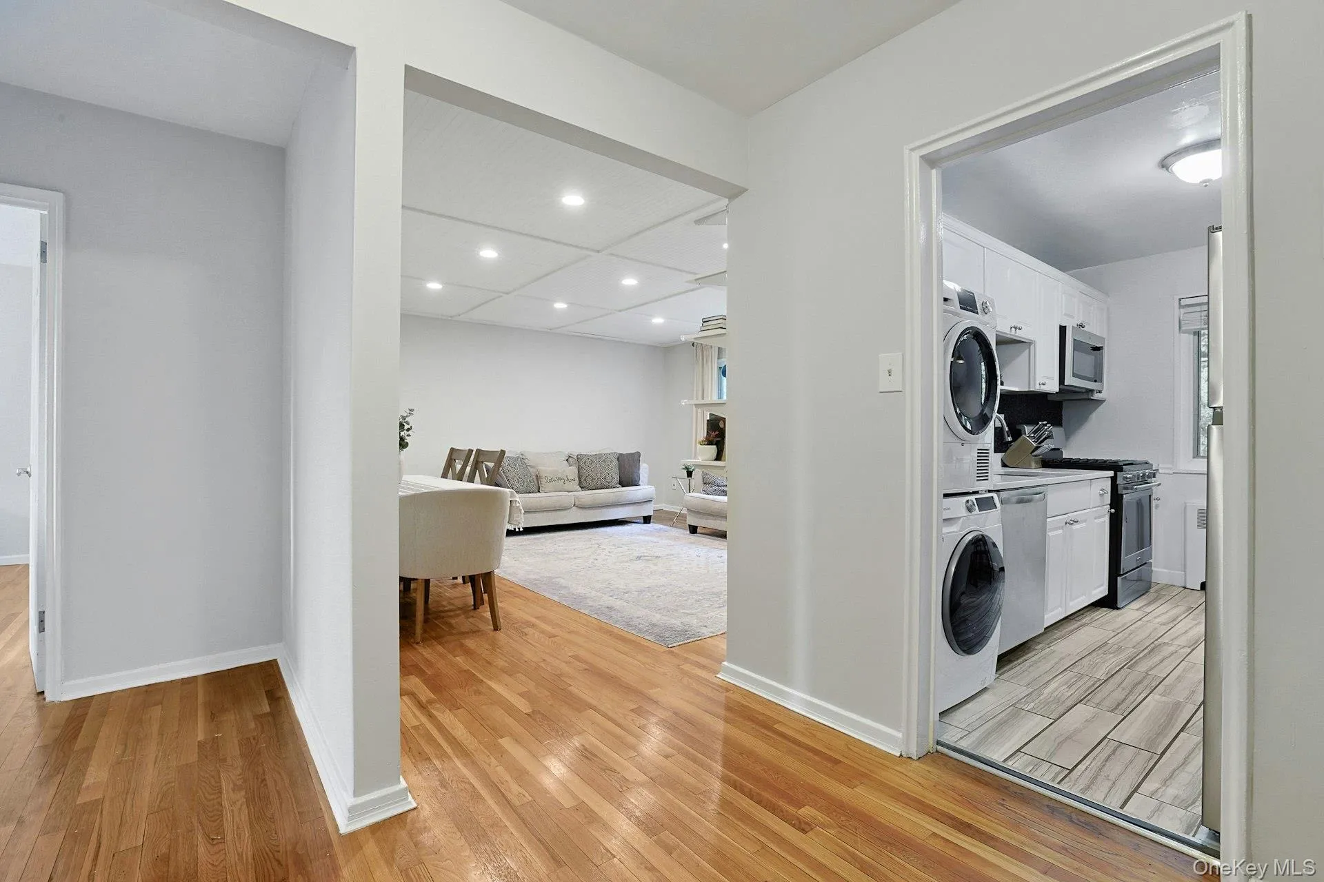 685 Hillside, Greenburgh, NY, 2 Bedrooms Bedrooms, 4 Rooms Rooms,1 BathroomBathrooms,Residential,For Rent,Hillside,0,1038269 685 Hillside, Greenburgh, NY, 2 Bedrooms Bedrooms, 4 Rooms Rooms,1 BathroomBathrooms,Residential,For Rent,Hillside,0,1038269