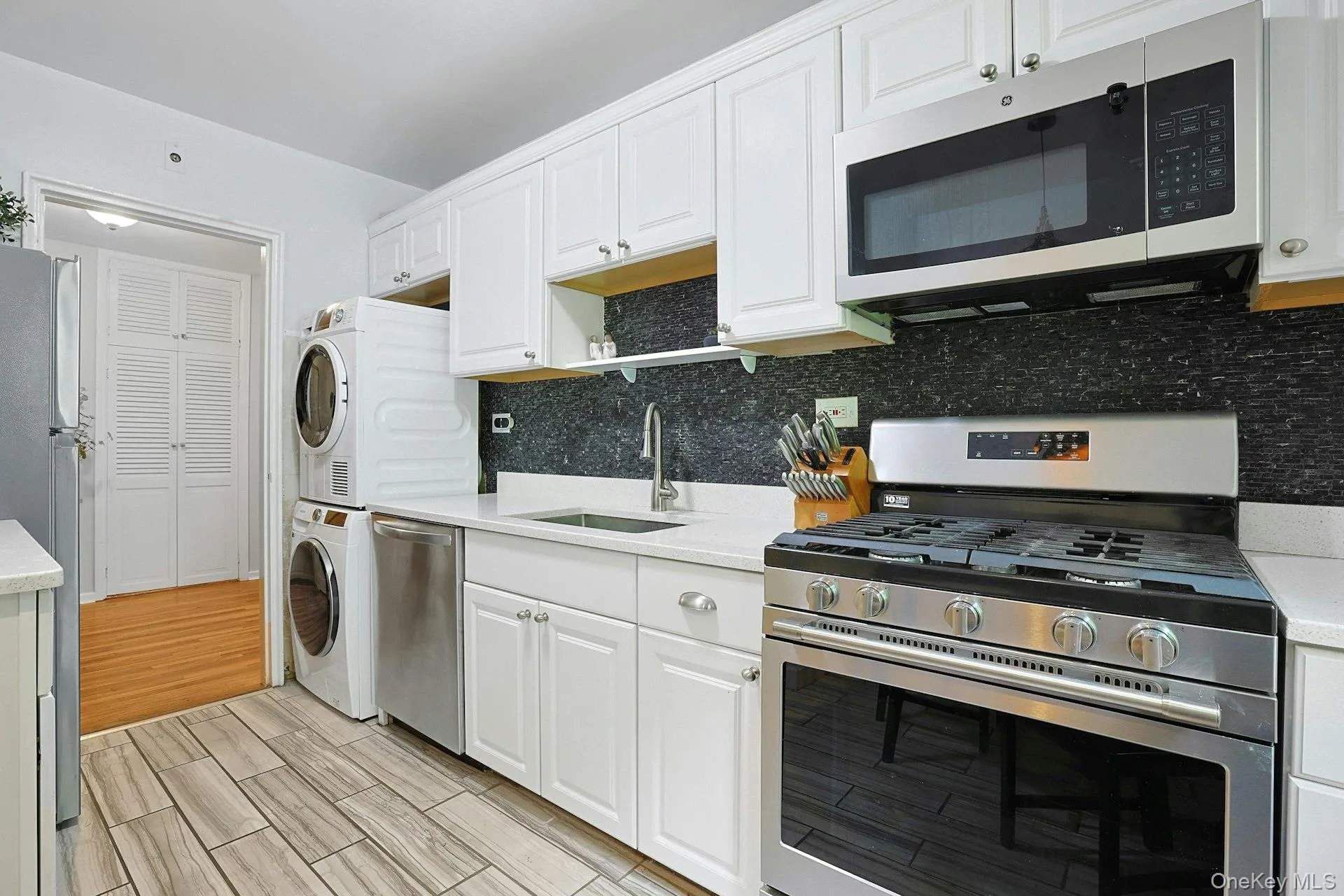 685 Hillside, Greenburgh, NY, 2 Bedrooms Bedrooms, 4 Rooms Rooms,1 BathroomBathrooms,Residential,For Rent,Hillside,0,1038269 685 Hillside, Greenburgh, NY, 2 Bedrooms Bedrooms, 4 Rooms Rooms,1 BathroomBathrooms,Residential,For Rent,Hillside,0,1038269