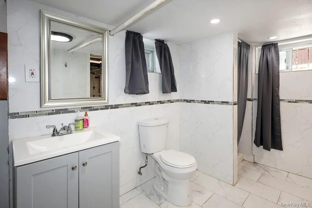 114-51 114th Street, New York, NY, 3 Bedrooms Bedrooms, 6 Rooms Rooms,1 BathroomBathrooms,Residential,For Rent,114th,0,1038270 114-51 114th Street, New York, NY, 3 Bedrooms Bedrooms, 6 Rooms Rooms,1 BathroomBathrooms,Residential,For Rent,114th,0,1038270