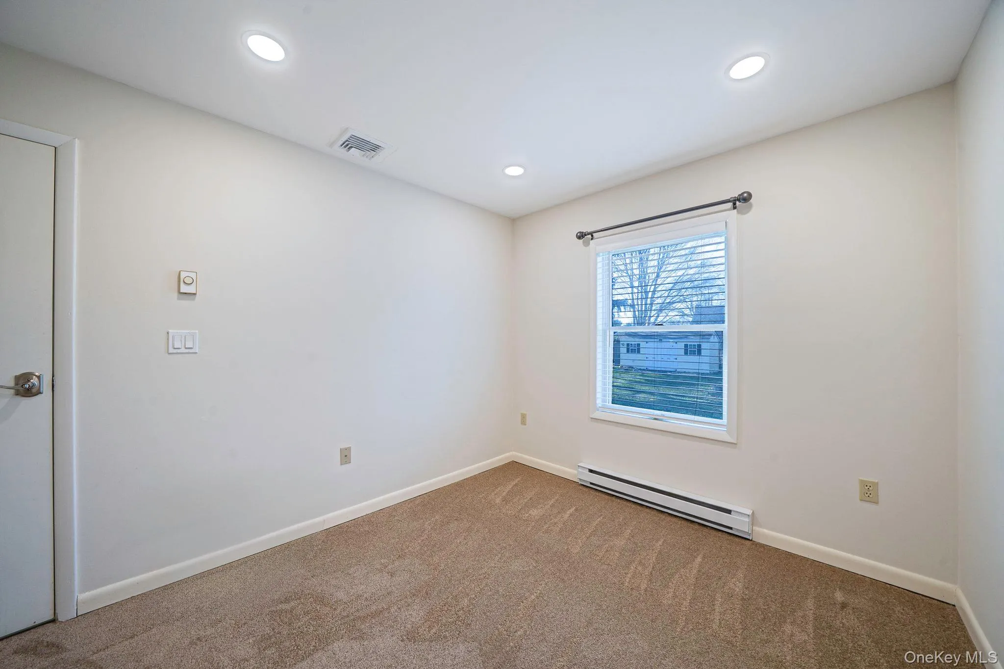 72 Locust Avenue, Islip, NY, 3 Bedrooms Bedrooms, 5 Rooms Rooms,2 BathroomsBathrooms,Residential,For Rent,Locust,0,1038275 72 Locust Avenue, Islip, NY, 3 Bedrooms Bedrooms, 5 Rooms Rooms,2 BathroomsBathrooms,Residential,For Rent,Locust,0,1038275