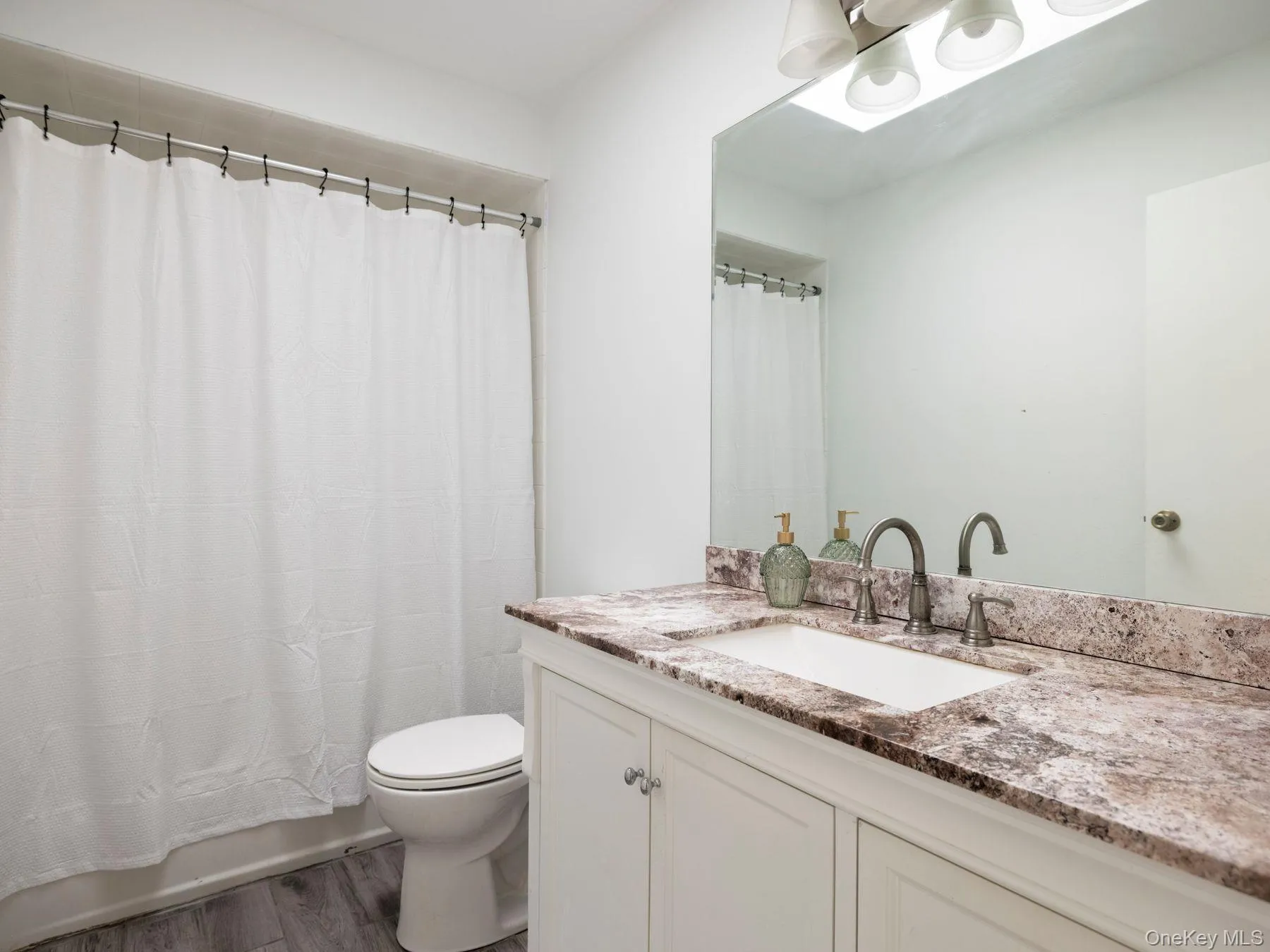 233 Queens Highway, Rochester, NY, 4 Bedrooms Bedrooms, 11 Rooms Rooms,2 BathroomsBathrooms,Residential,For Rent,Queens,0,1038282 233 Queens Highway, Rochester, NY, 4 Bedrooms Bedrooms, 11 Rooms Rooms,2 BathroomsBathrooms,Residential,For Rent,Queens,0,1038282